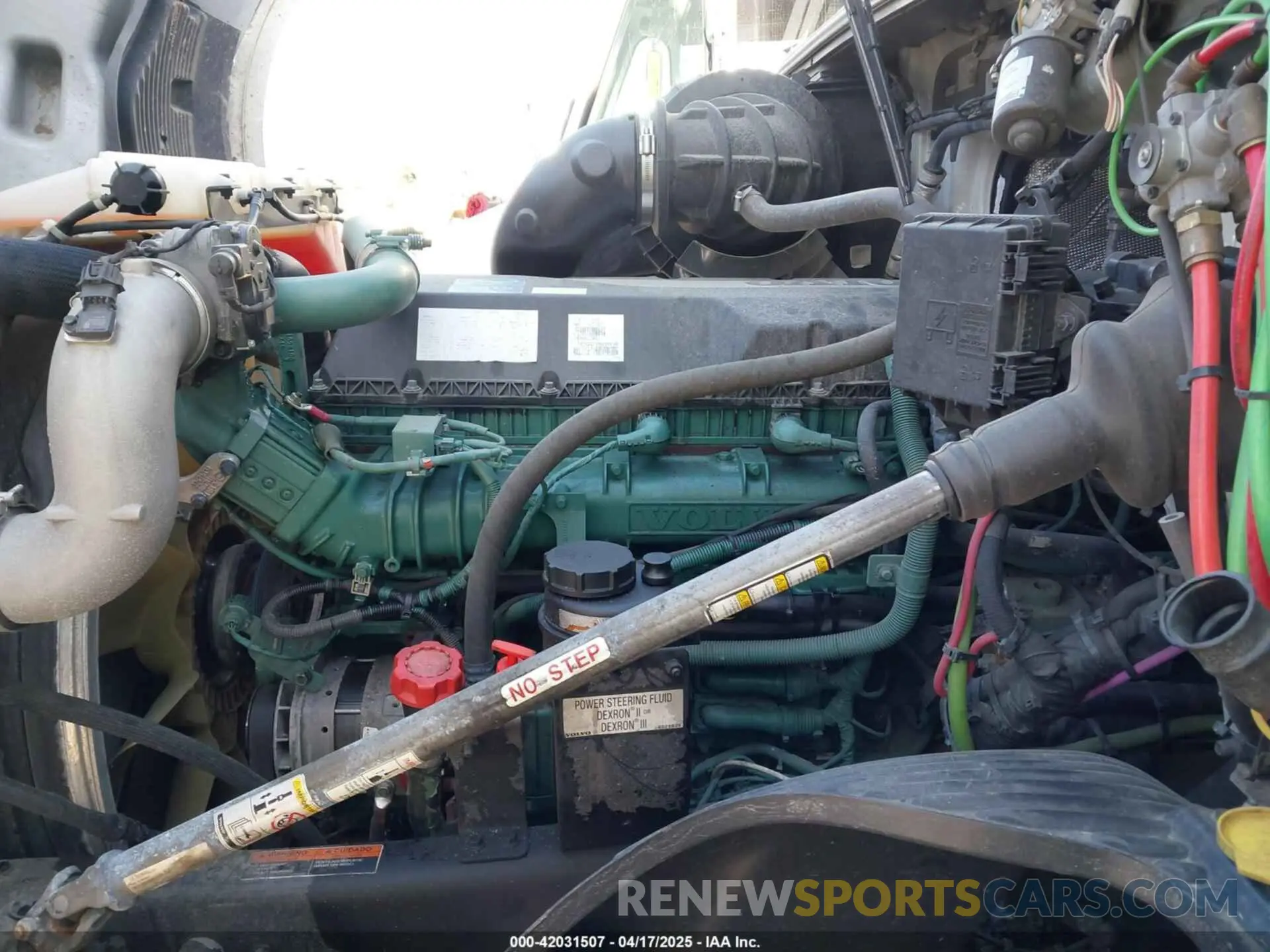 10 Фотография поврежденного автомобиля 4V4NC9EH9MN282782 VOLVO VNL 2021