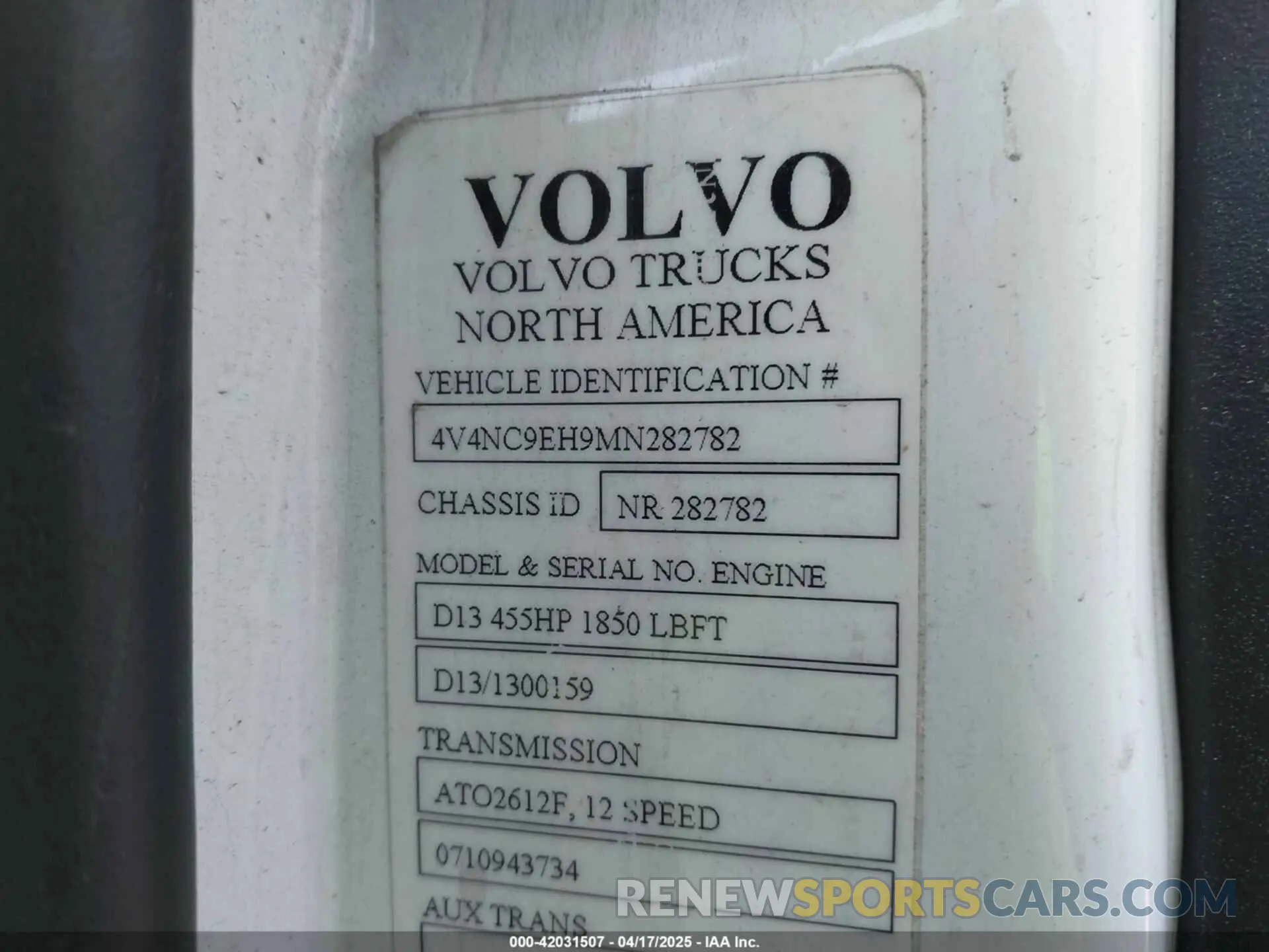 9 Фотография поврежденного автомобиля 4V4NC9EH9MN282782 VOLVO VNL 2021