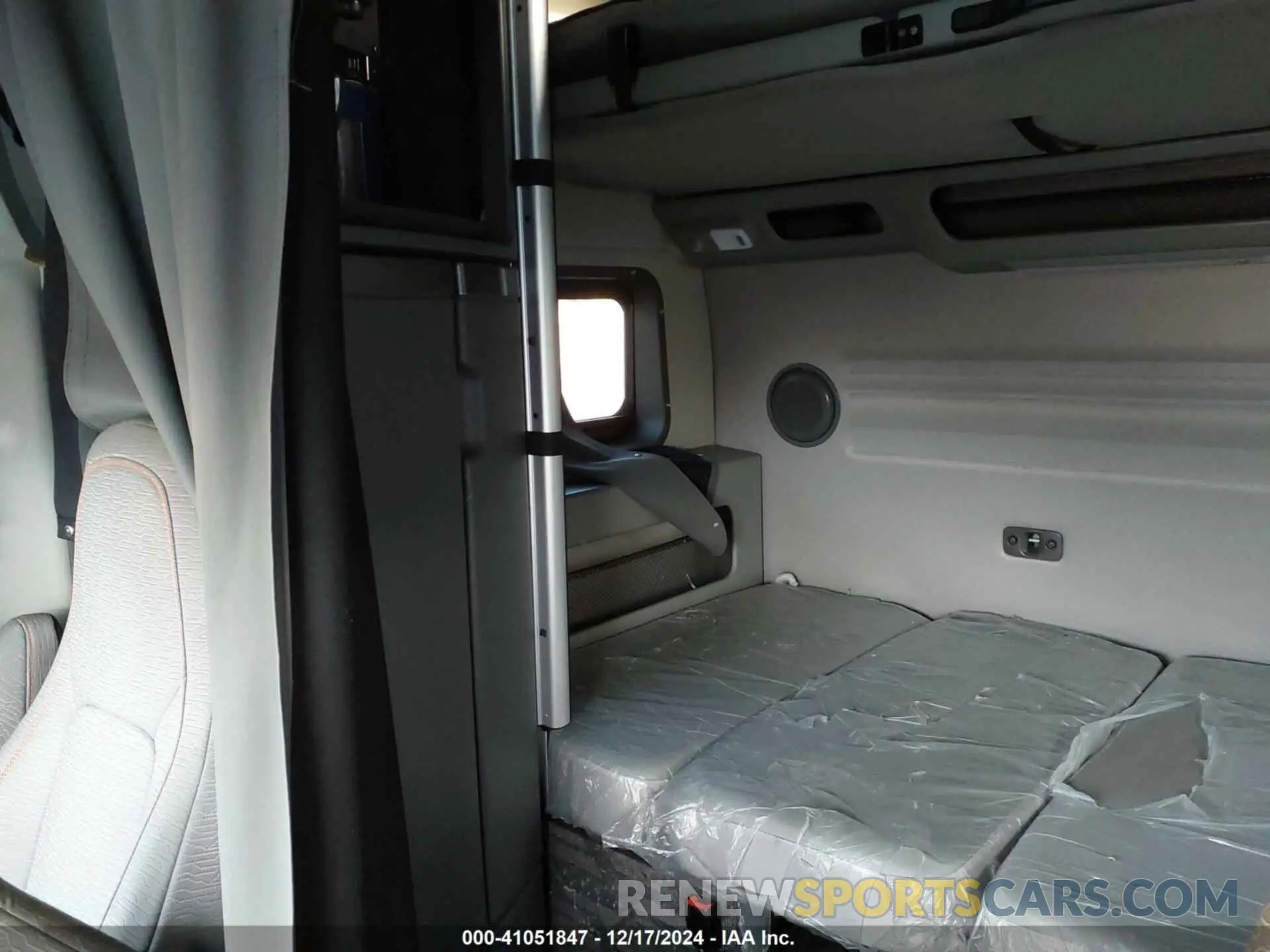 6 Фотография поврежденного автомобиля 4V4NC9EHXMN281625 VOLVO VNL 2021