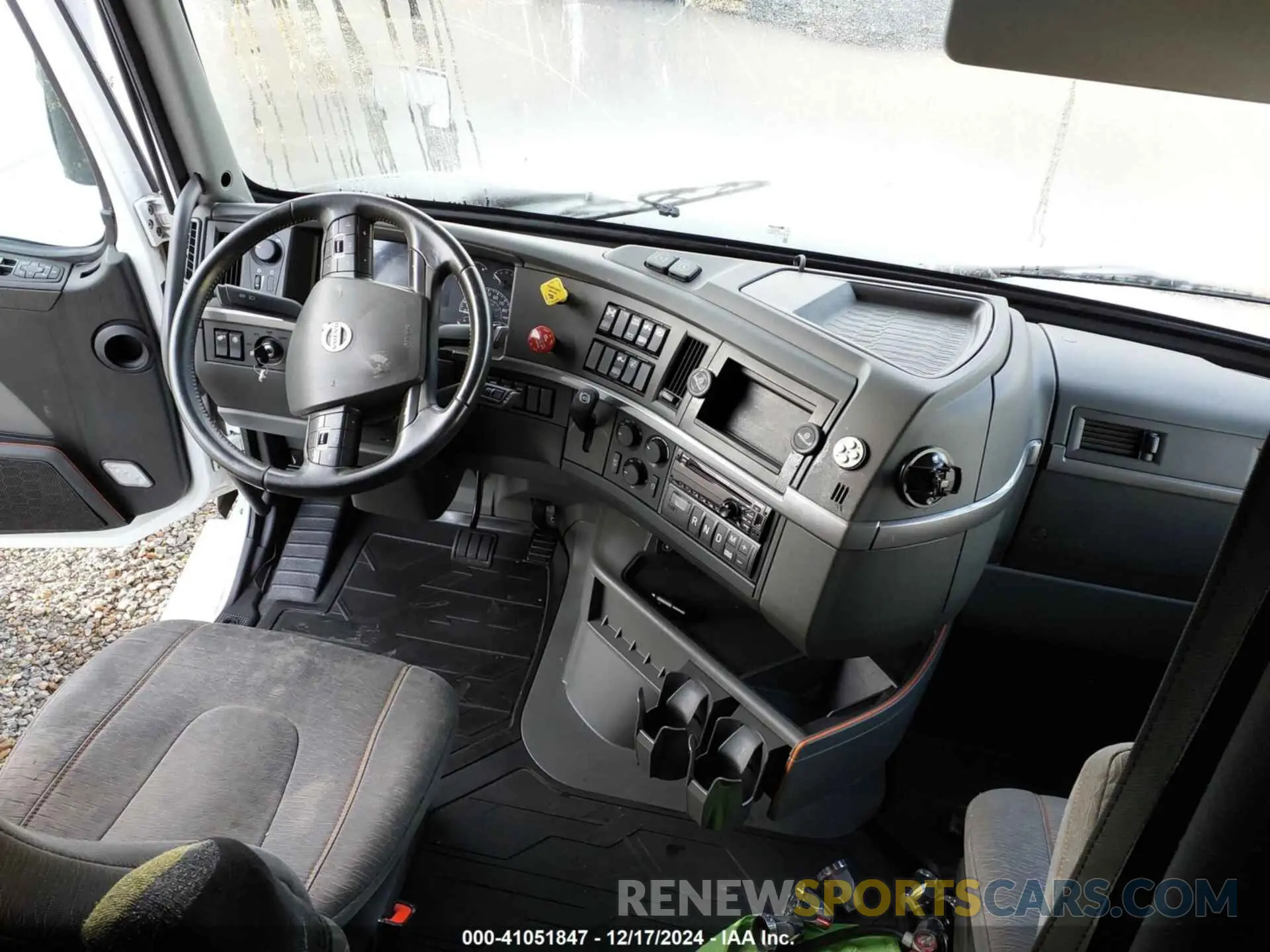 7 Фотография поврежденного автомобиля 4V4NC9EHXMN281625 VOLVO VNL 2021