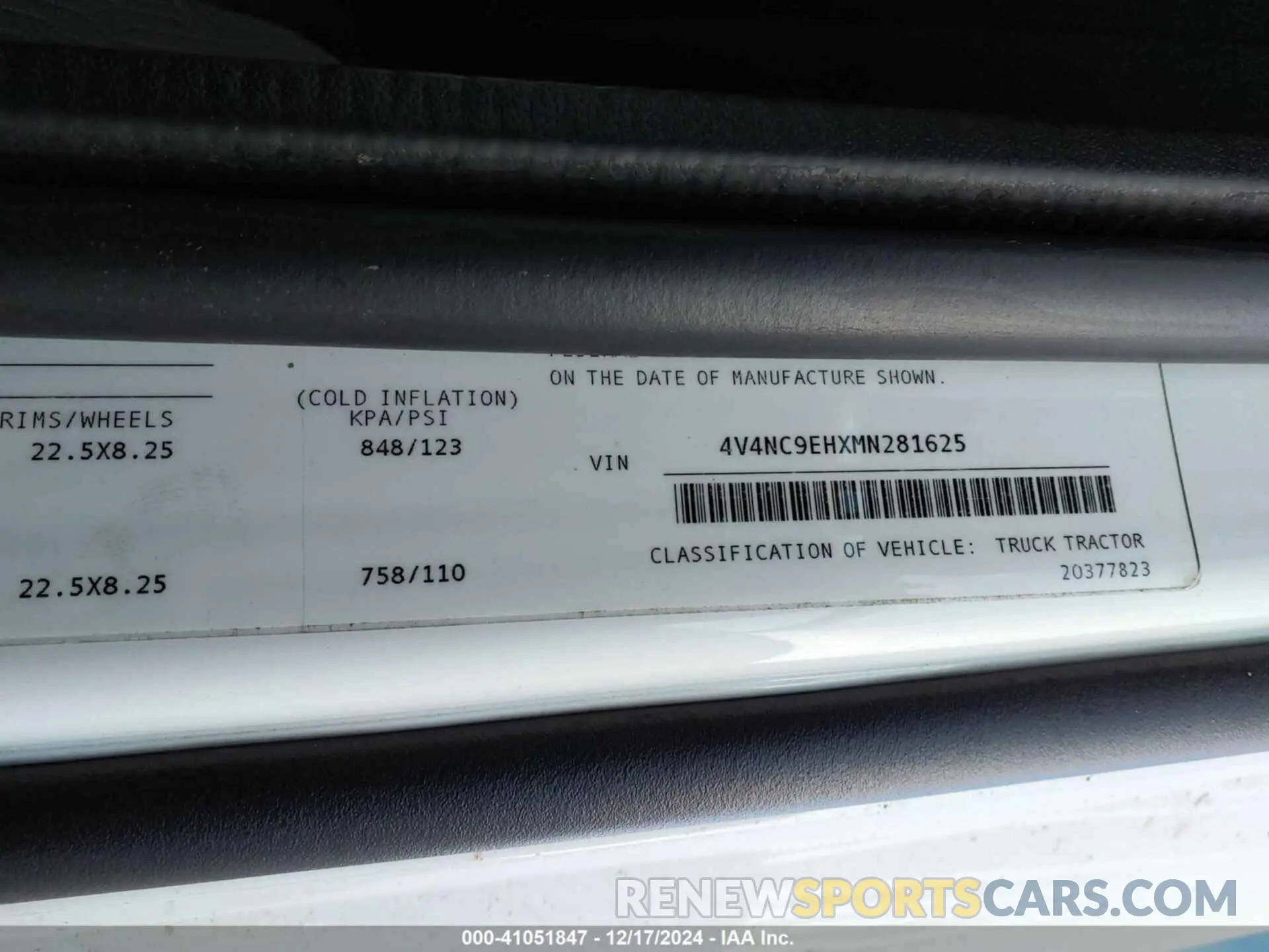 8 Фотография поврежденного автомобиля 4V4NC9EHXMN281625 VOLVO VNL 2021