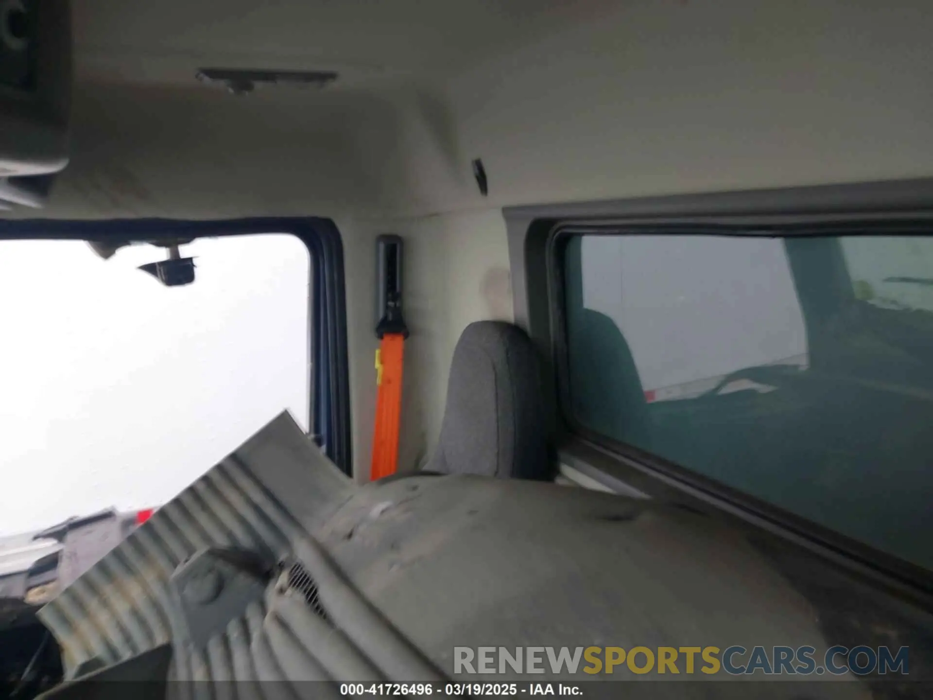 7 Photograph of a damaged car 4V4NC9UG1MN282364 VOLVO VNL 2021