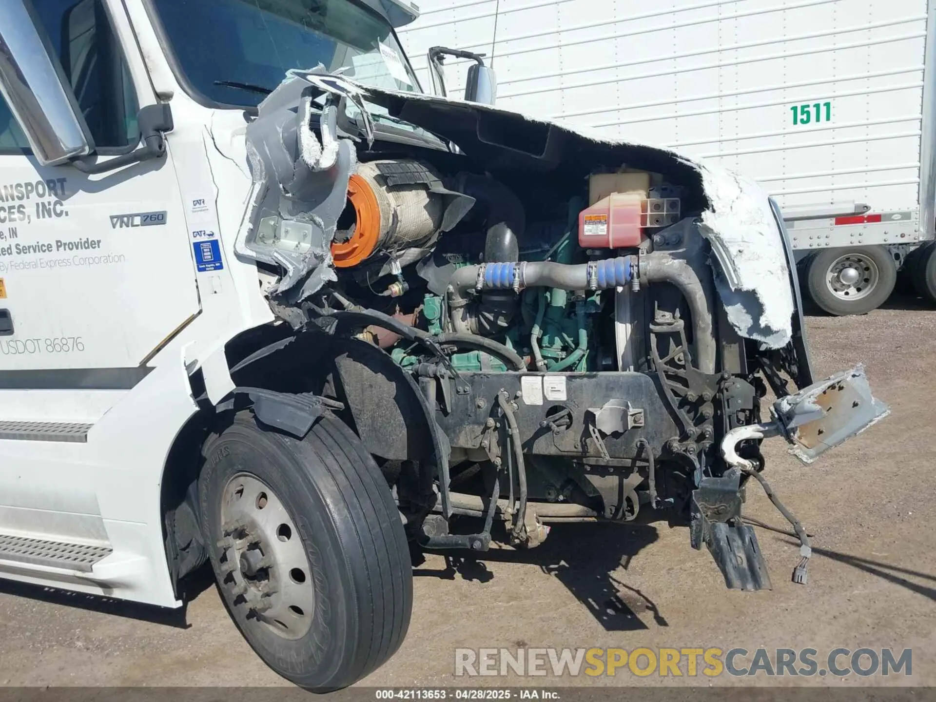 11 Photograph of a damaged car 4V4NC9EH2NN290479 VOLVO VNL 2022