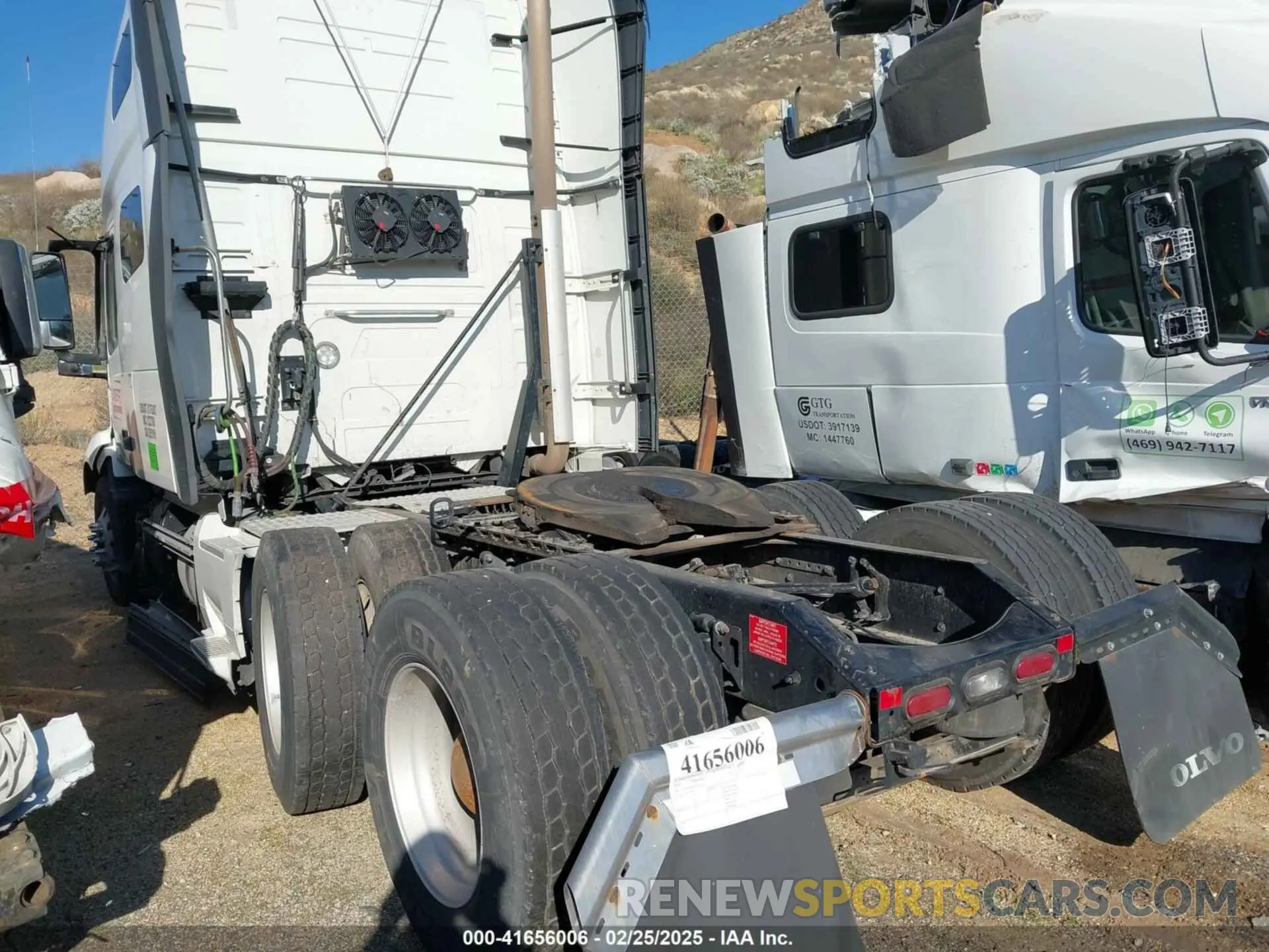 3 Photograph of a damaged car 4V4NC9EH3NN309749 VOLVO VNL 2022
