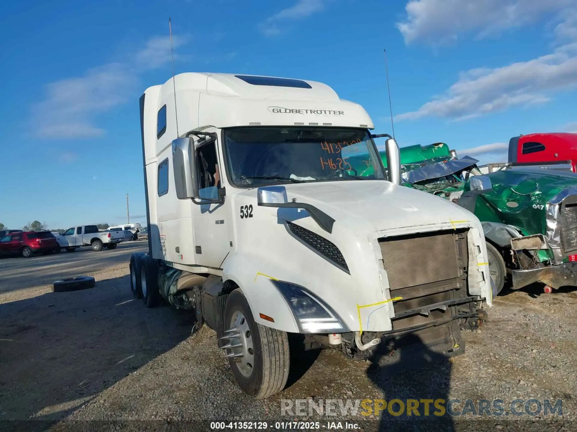 11 Photograph of a damaged car 4V4NC9EH4NN297840 VOLVO VNL 2022