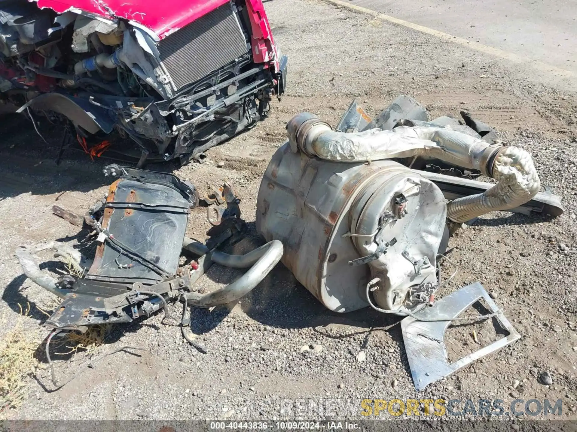 12 Photograph of a damaged car 4V4NC9EH6NN299461 VOLVO VNL 2022