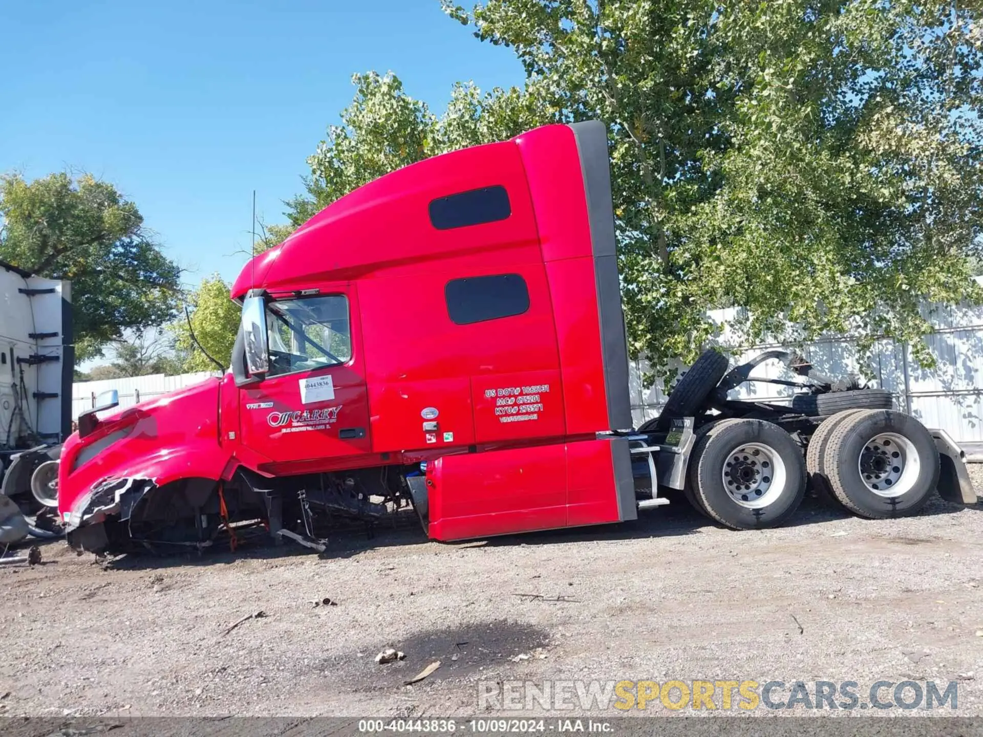 16 Photograph of a damaged car 4V4NC9EH6NN299461 VOLVO VNL 2022