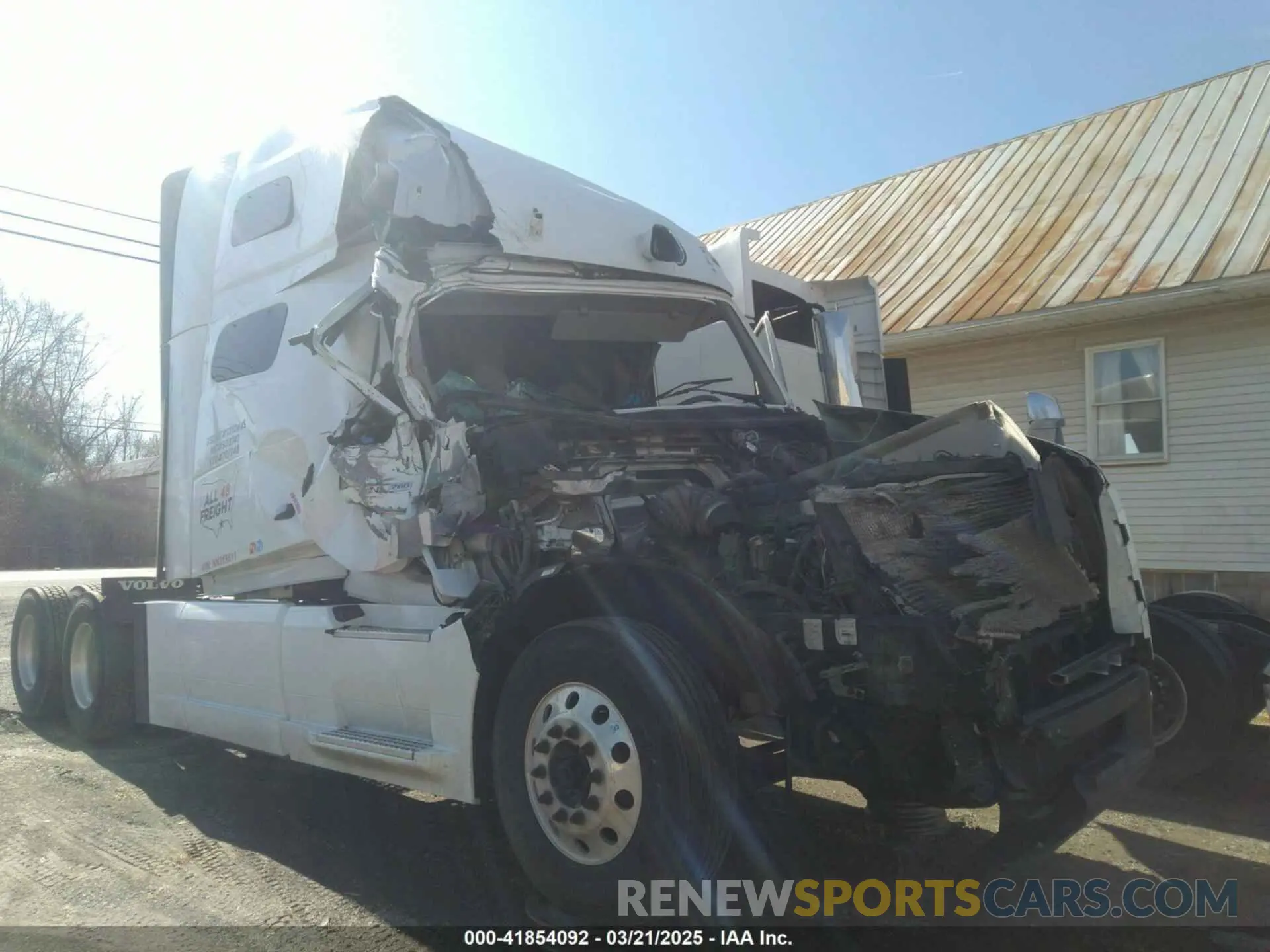 10 Photograph of a damaged car 4V4NC9EH9NN319511 VOLVO VNL 2022