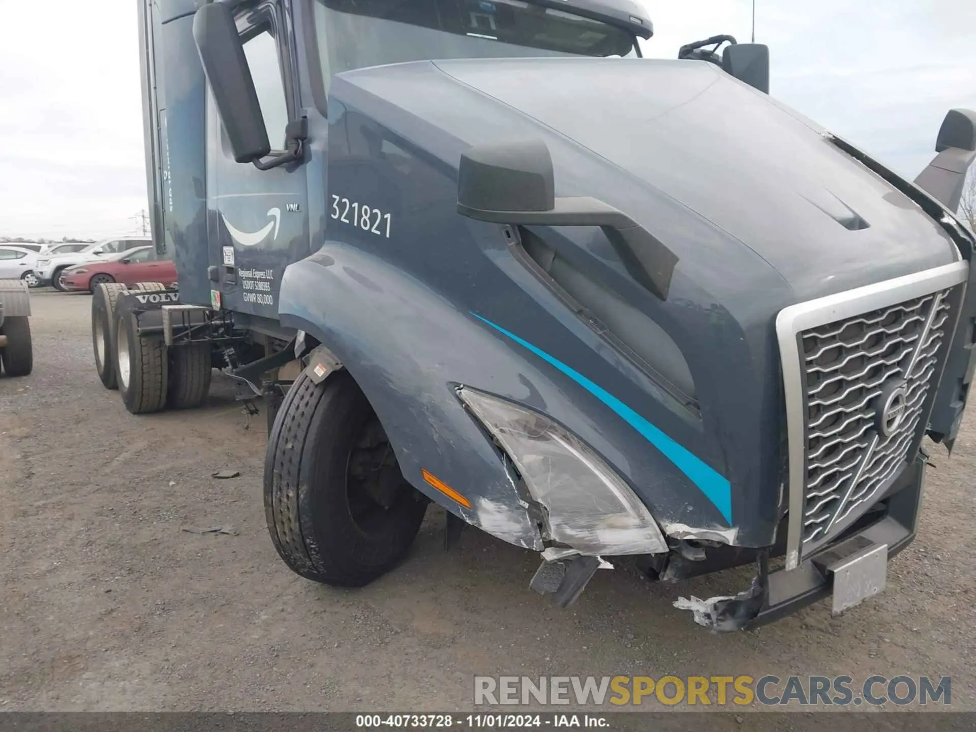 11 Photograph of a damaged car 4V4NC9UG5NN317778 VOLVO VNL 2022