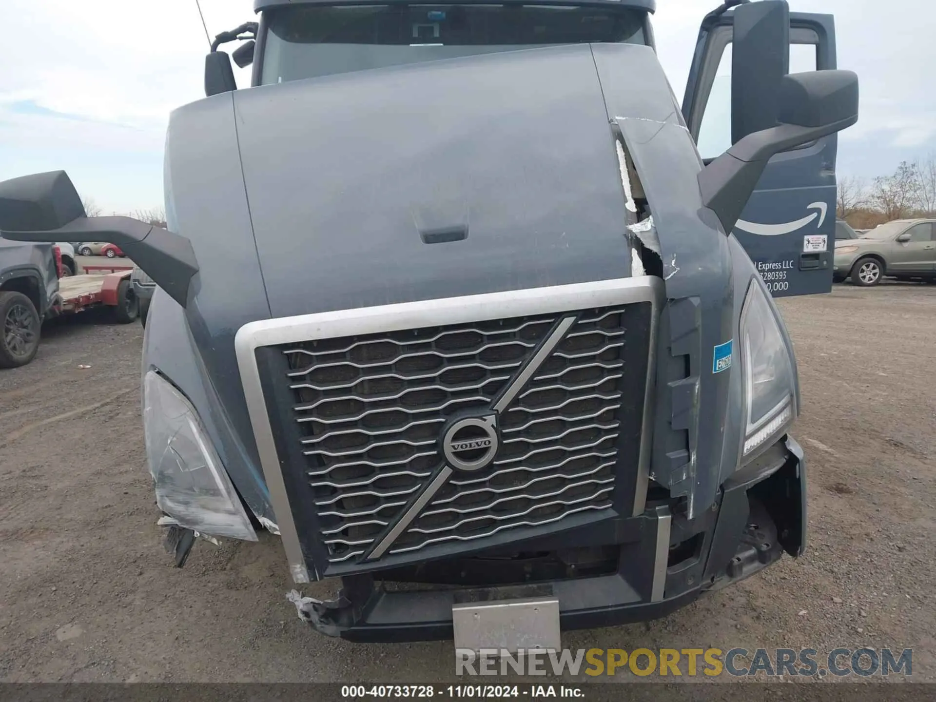 18 Photograph of a damaged car 4V4NC9UG5NN317778 VOLVO VNL 2022