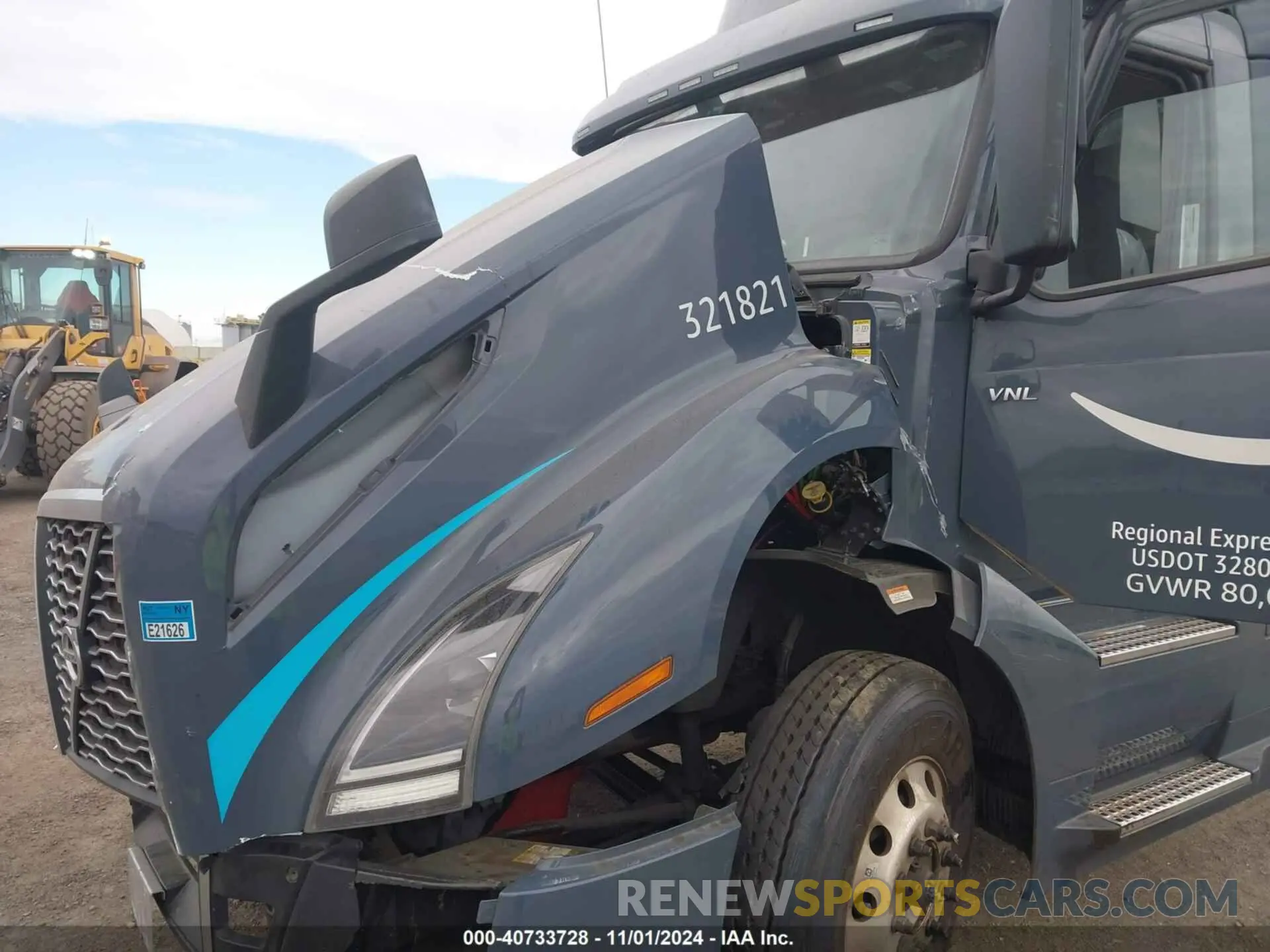 19 Photograph of a damaged car 4V4NC9UG5NN317778 VOLVO VNL 2022