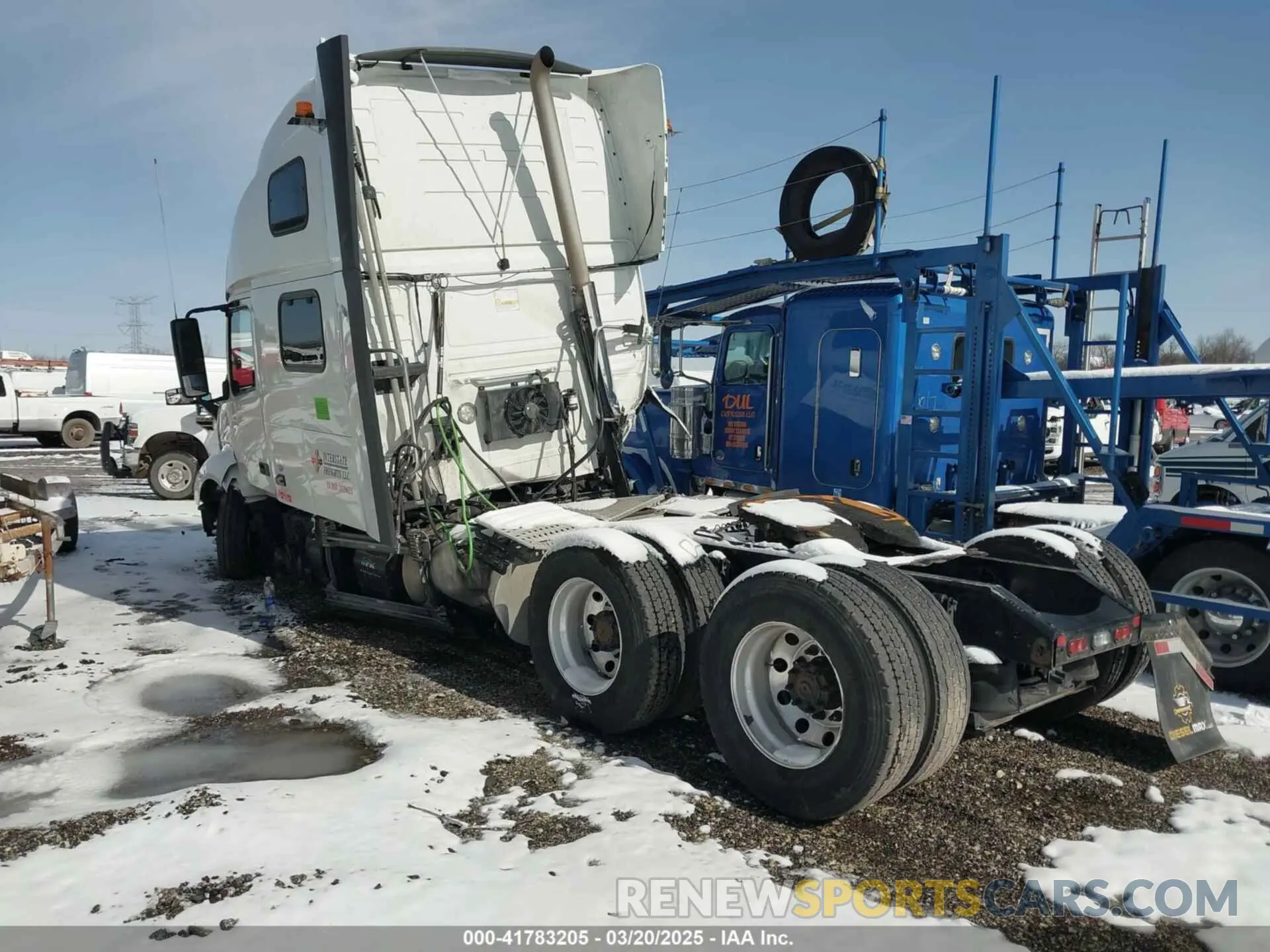 3 Photograph of a damaged car 4V4NC9EH2PN315710 VOLVO VNL 2023