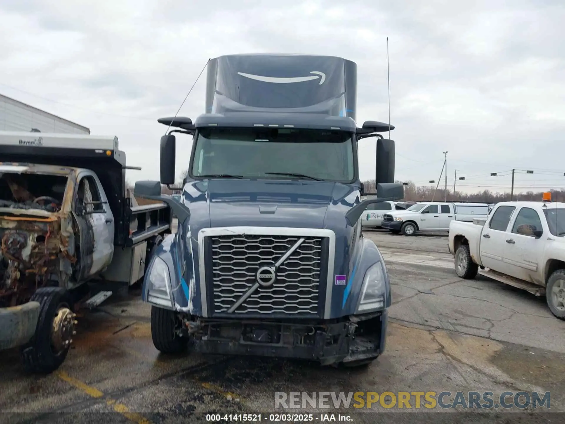 12 Photograph of a damaged car 4V4NC9UG5PN335569 VOLVO VNL 2023