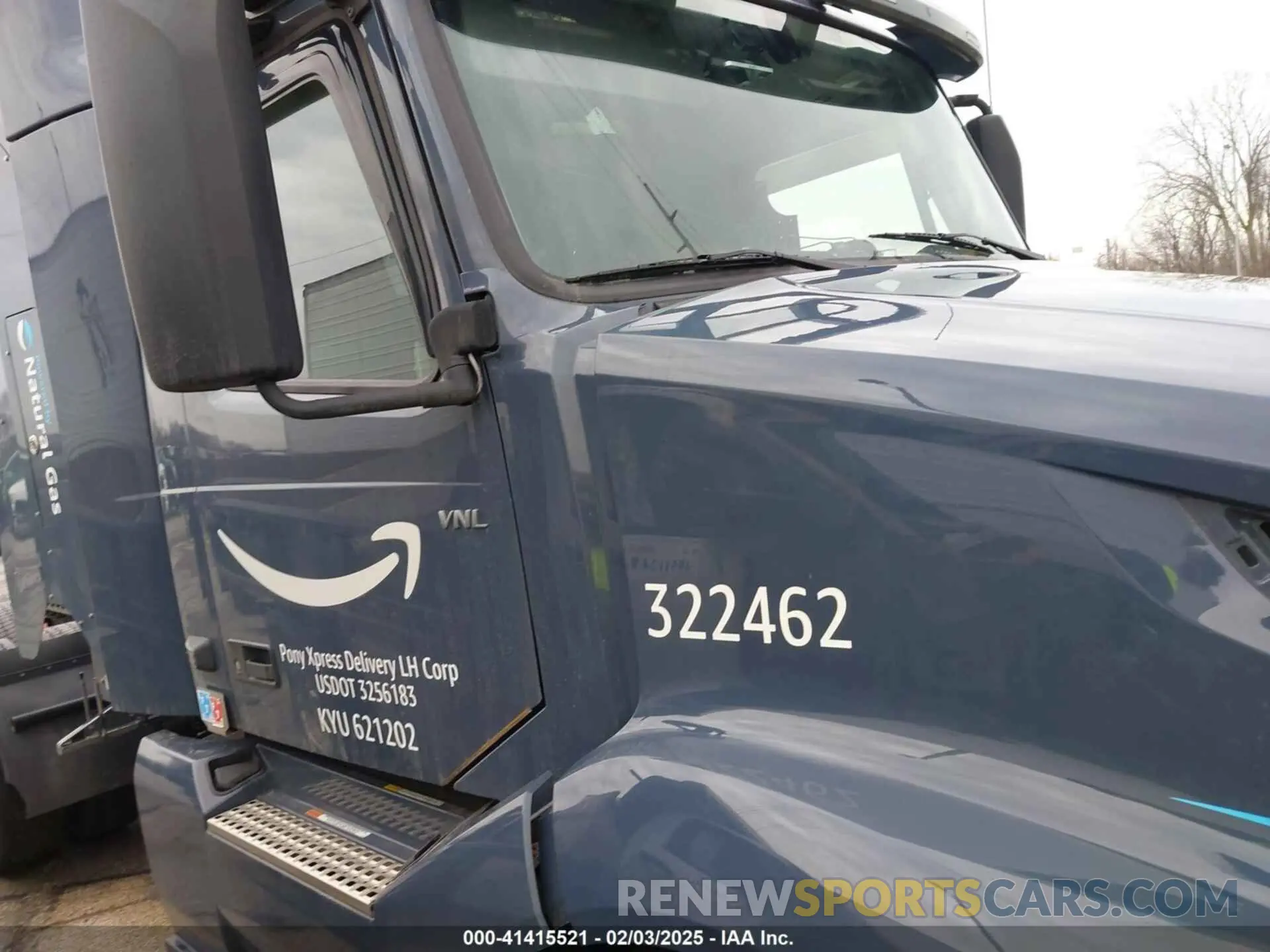 13 Photograph of a damaged car 4V4NC9UG5PN335569 VOLVO VNL 2023