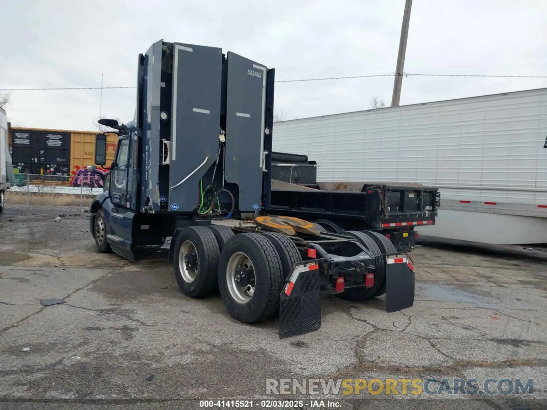 3 Photograph of a damaged car 4V4NC9UG5PN335569 VOLVO VNL 2023