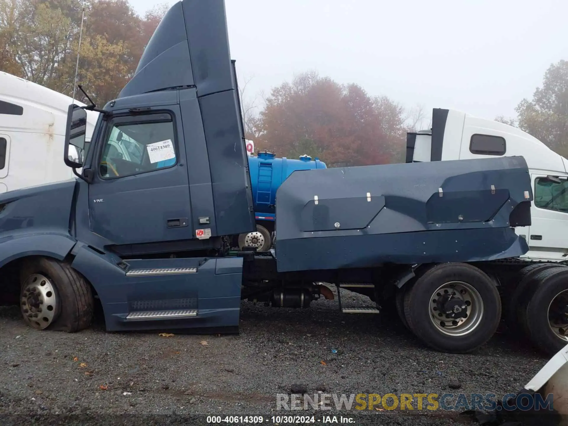 18 Фотография поврежденного автомобиля 4V4NC9UGXPN335616 VOLVO VNL 2023