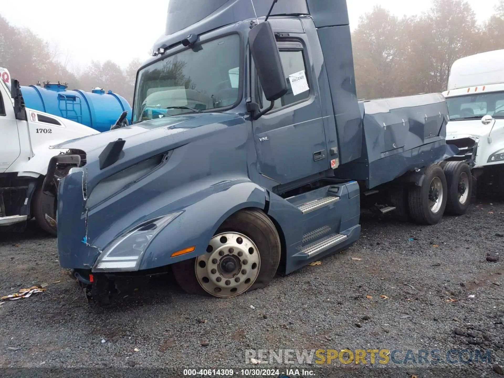 2 Фотография поврежденного автомобиля 4V4NC9UGXPN335616 VOLVO VNL 2023
