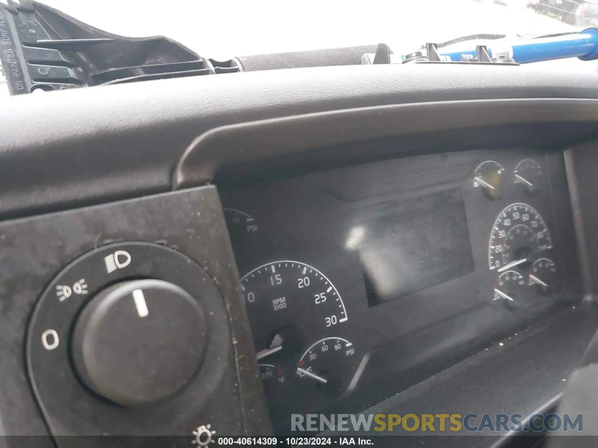 5 Фотография поврежденного автомобиля 4V4NC9UGXPN335616 VOLVO VNL 2023
