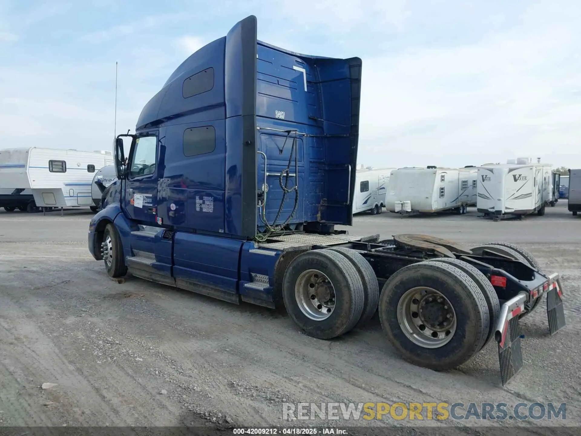 3 Photograph of a damaged car 4V4NC9EH0RN637457 VOLVO VNL 2024