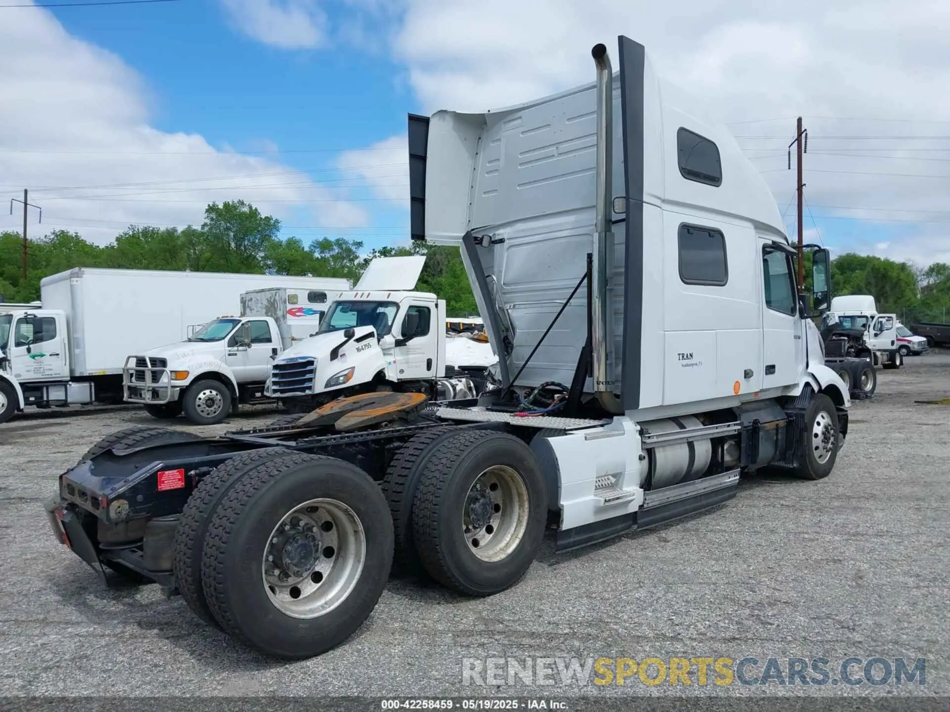 4 Фотография поврежденного автомобиля 4V4NC9EJXRN640546 VOLVO VNL 2024