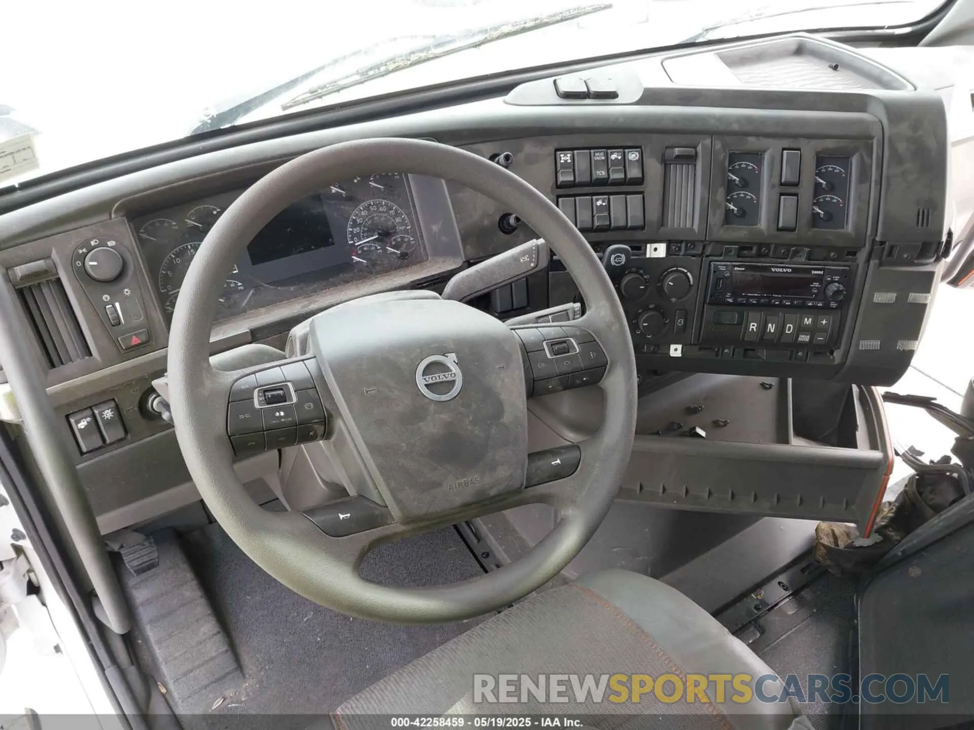 6 Фотография поврежденного автомобиля 4V4NC9EJXRN640546 VOLVO VNL 2024