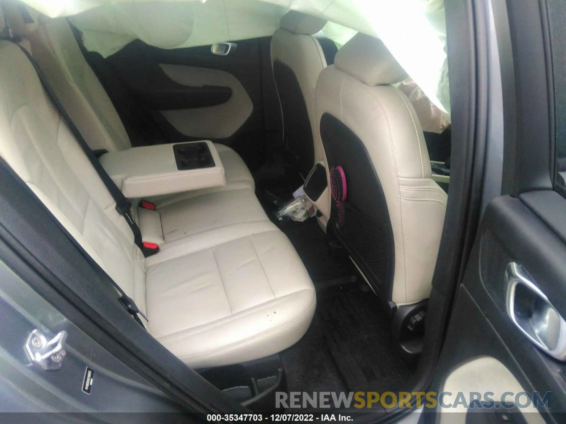8 Фотография поврежденного автомобиля YV4162UK0K2126678 VOLVO XC40 2019