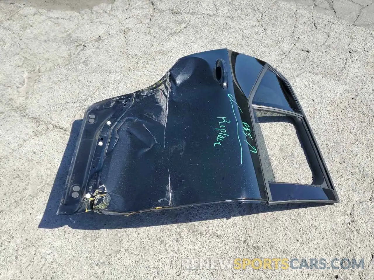 13 Photograph of a damaged car YV4162UK3K2110085 VOLVO XC40 2019