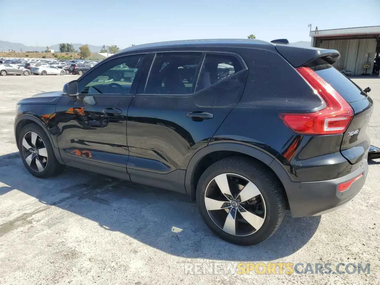 2 Photograph of a damaged car YV4162UK3K2110085 VOLVO XC40 2019