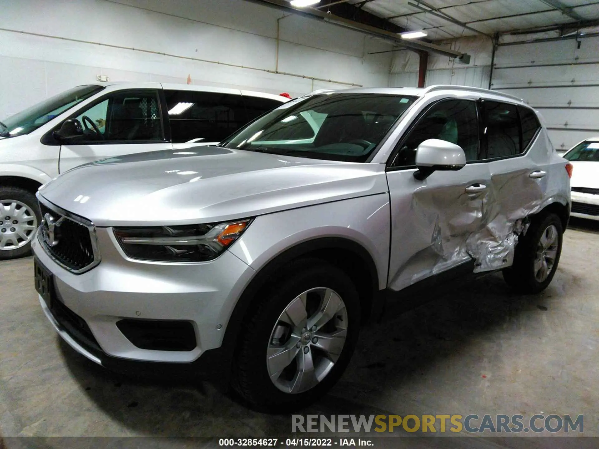 2 Фотография поврежденного автомобиля YV4162UKXK2136943 VOLVO XC40 2019