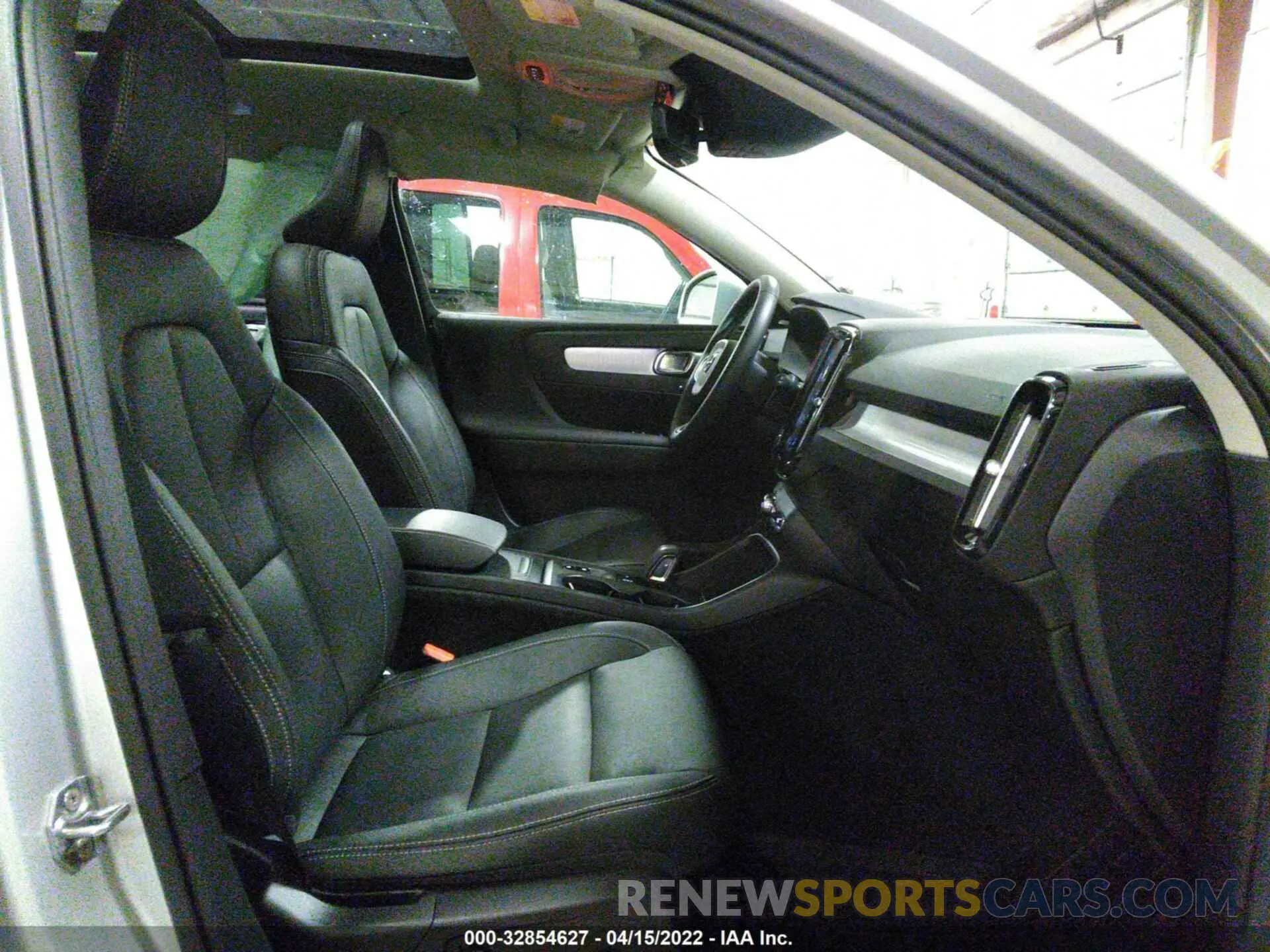 5 Фотография поврежденного автомобиля YV4162UKXK2136943 VOLVO XC40 2019