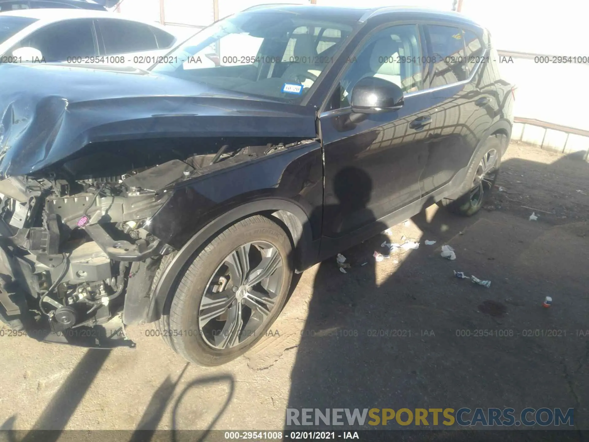 2 Photograph of a damaged car YV4162UL1K2051904 VOLVO XC40 2019