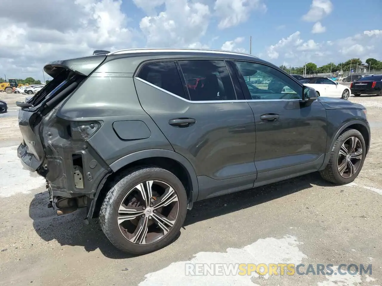 3 Photograph of a damaged car YV4162UL4K2049550 VOLVO XC40 2019
