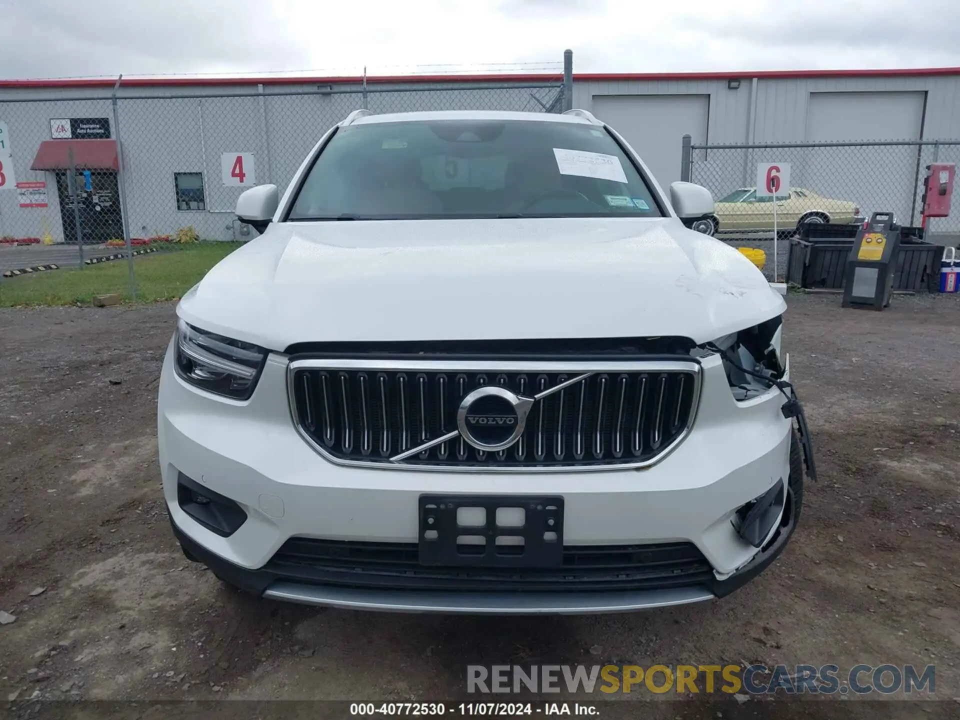 13 Photograph of a damaged car YV4162UL5K2074005 VOLVO XC40 2019
