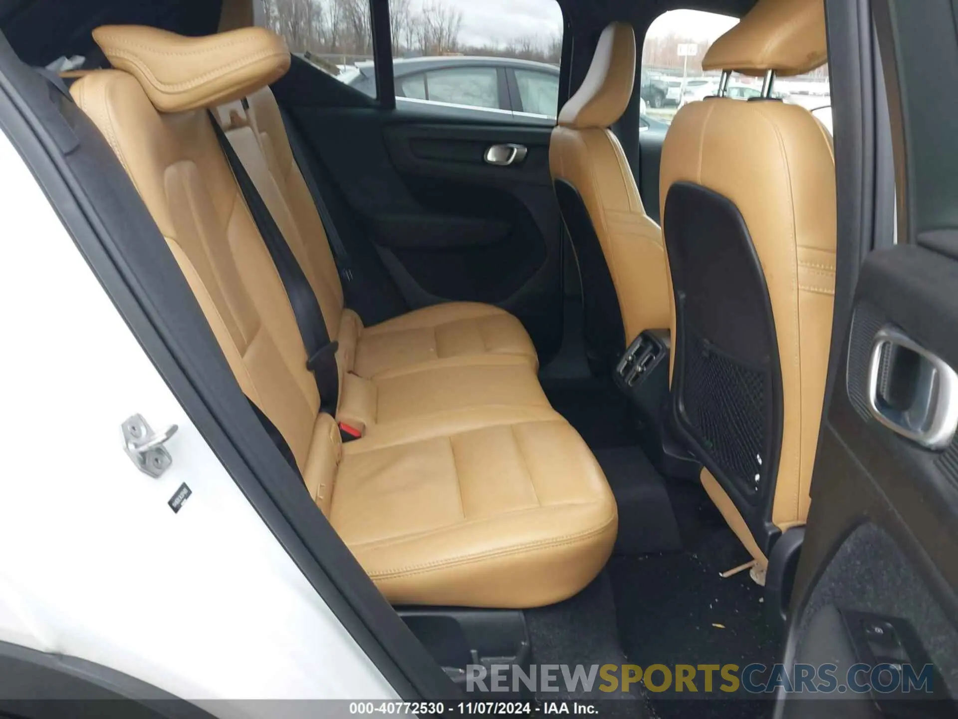 8 Photograph of a damaged car YV4162UL5K2074005 VOLVO XC40 2019