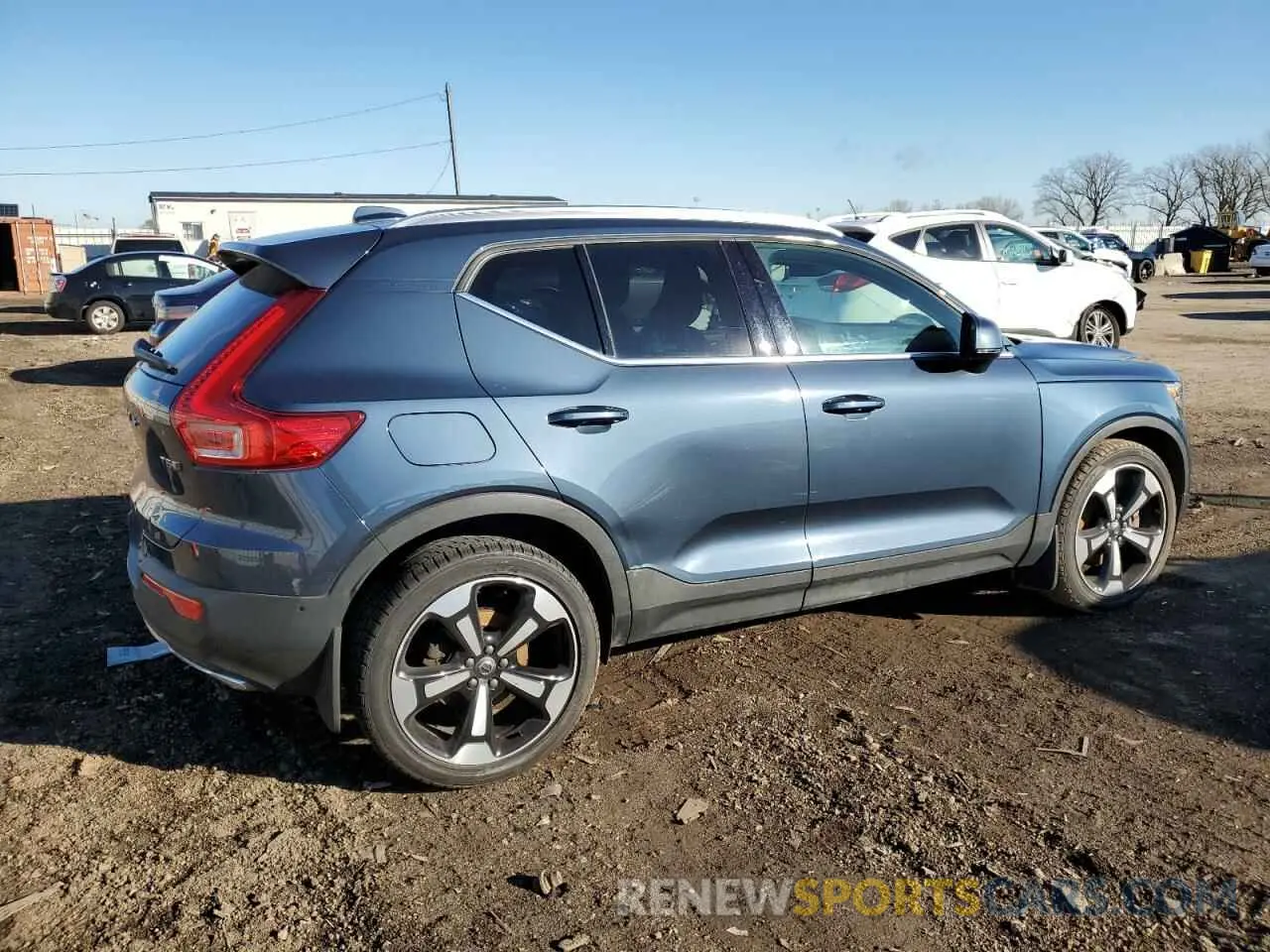 3 Photograph of a damaged car YV4162UL7K2047551 VOLVO XC40 2019