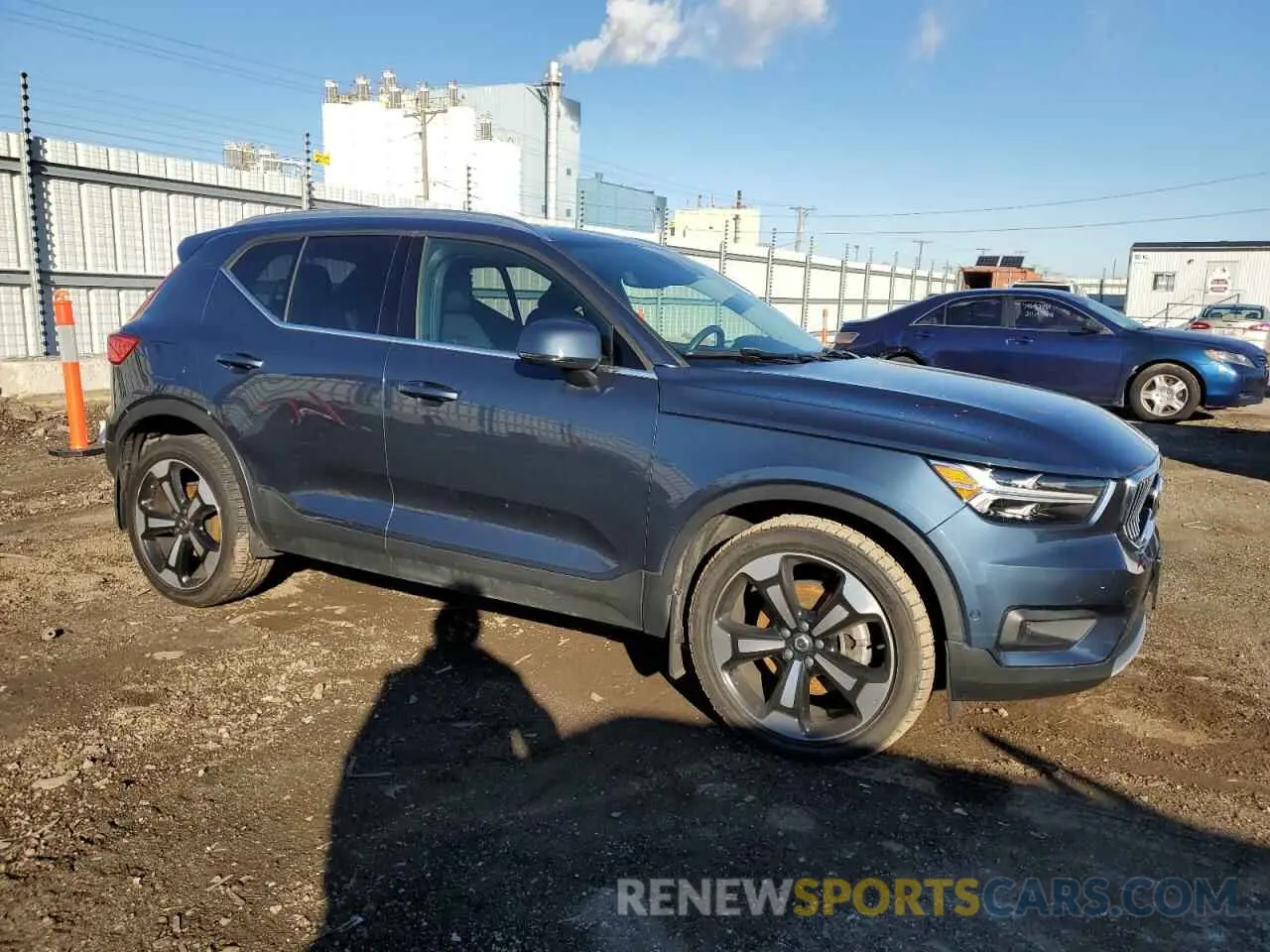 4 Photograph of a damaged car YV4162UL7K2047551 VOLVO XC40 2019