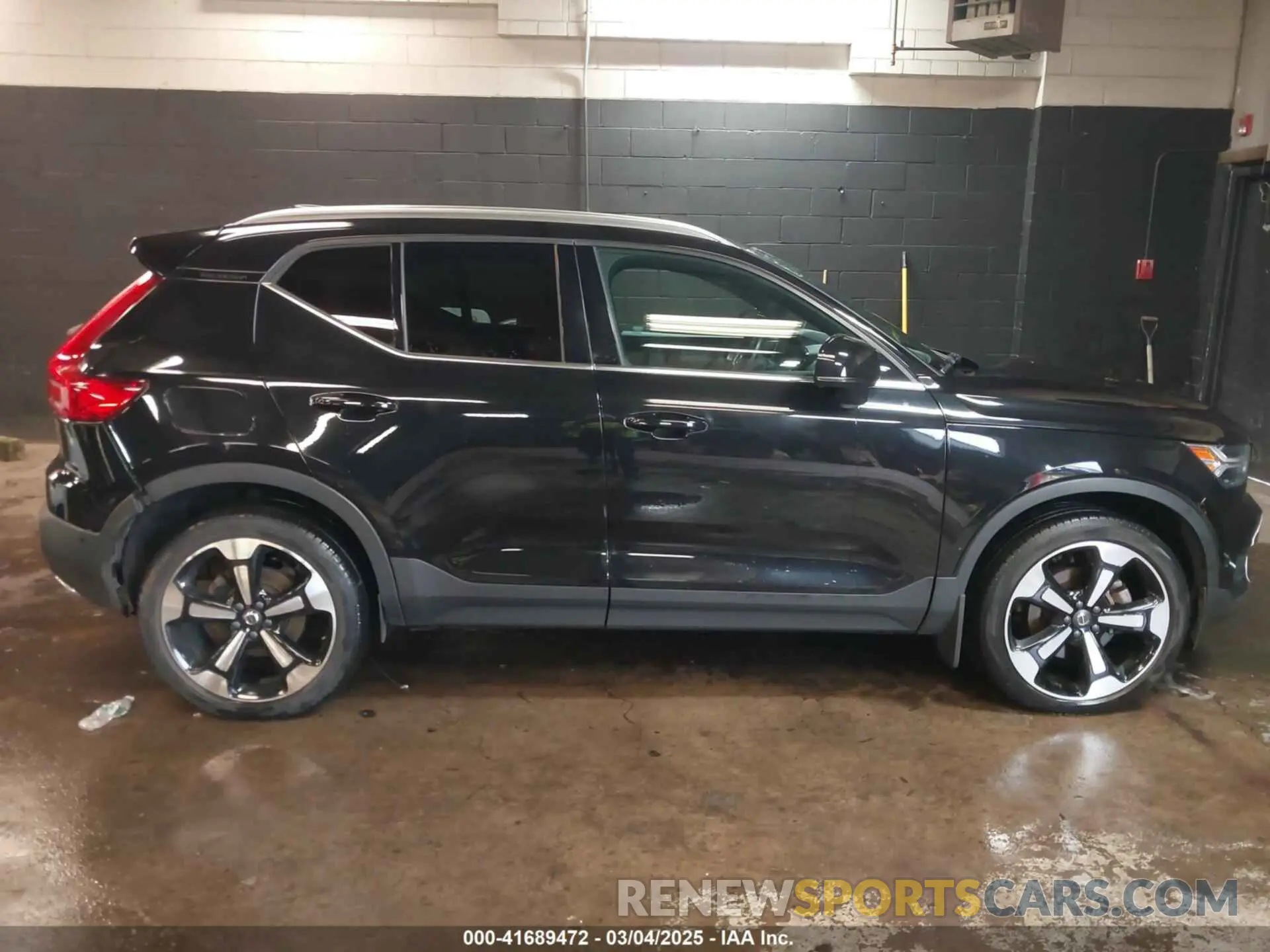 14 Фотография поврежденного автомобиля YV4162UL9K2099487 VOLVO XC40 2019