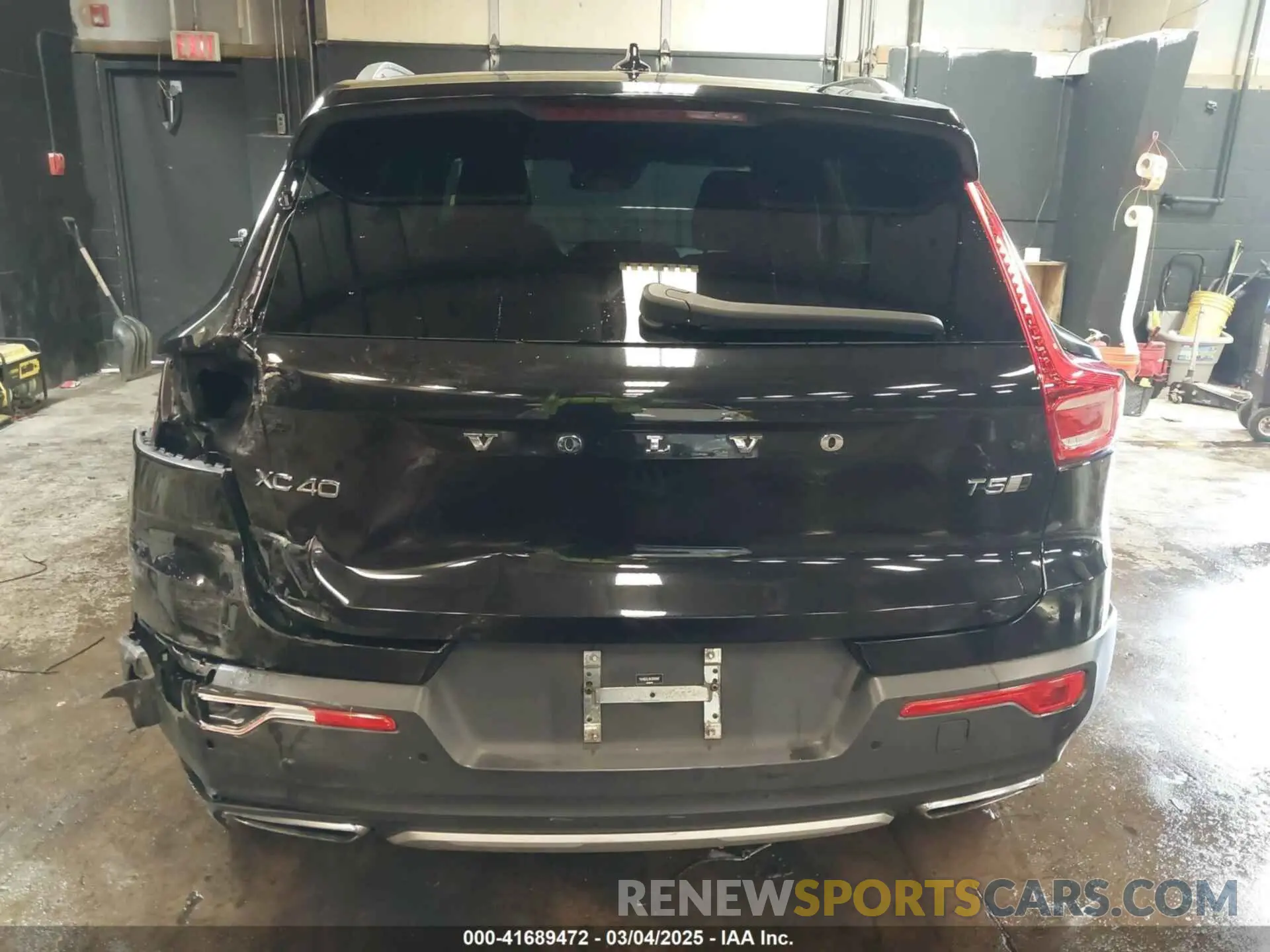 17 Фотография поврежденного автомобиля YV4162UL9K2099487 VOLVO XC40 2019