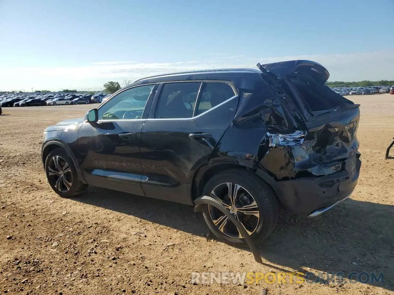 2 Photograph of a damaged car YV4162UL9K2111055 VOLVO XC40 2019