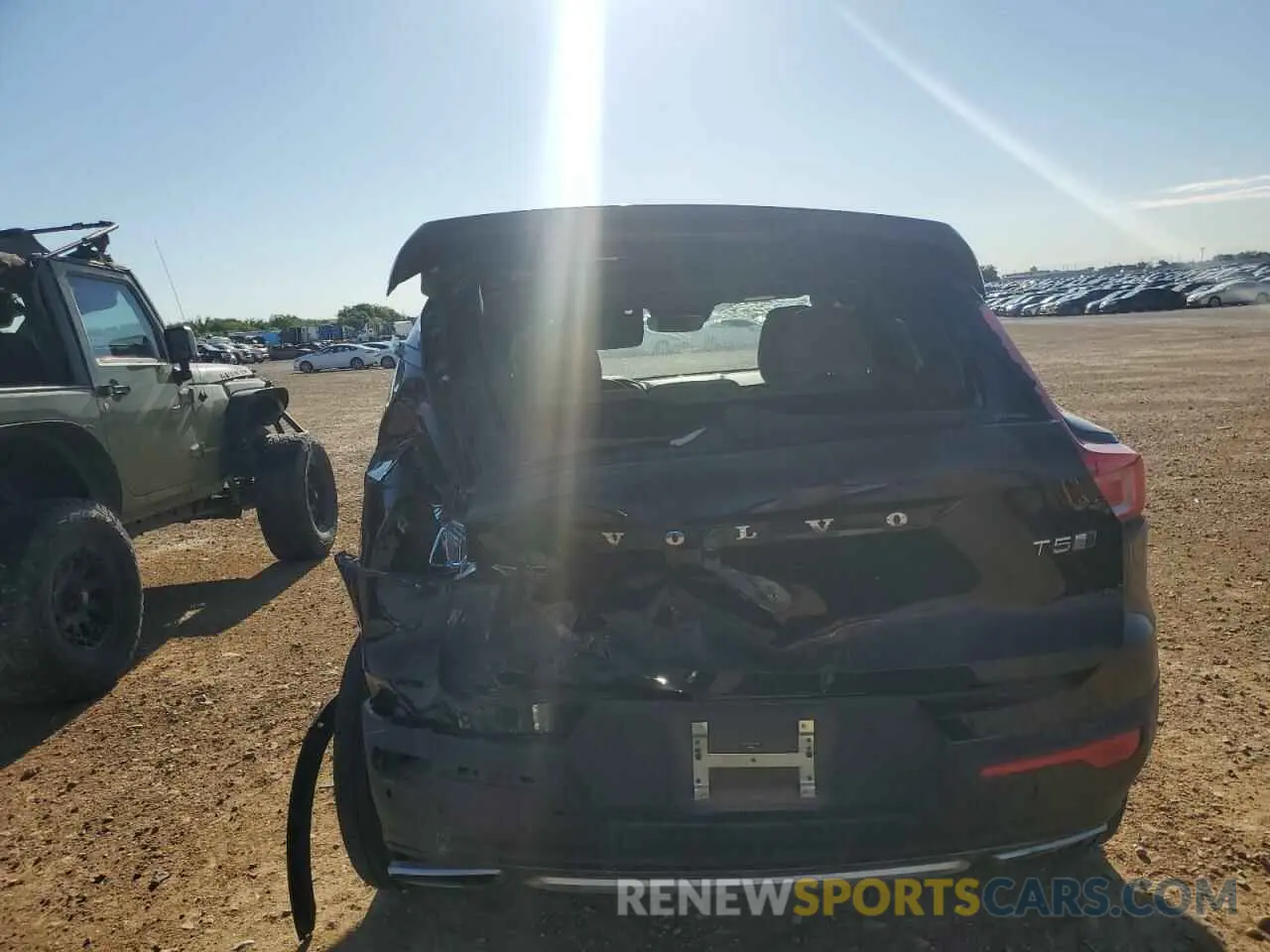 6 Photograph of a damaged car YV4162UL9K2111055 VOLVO XC40 2019