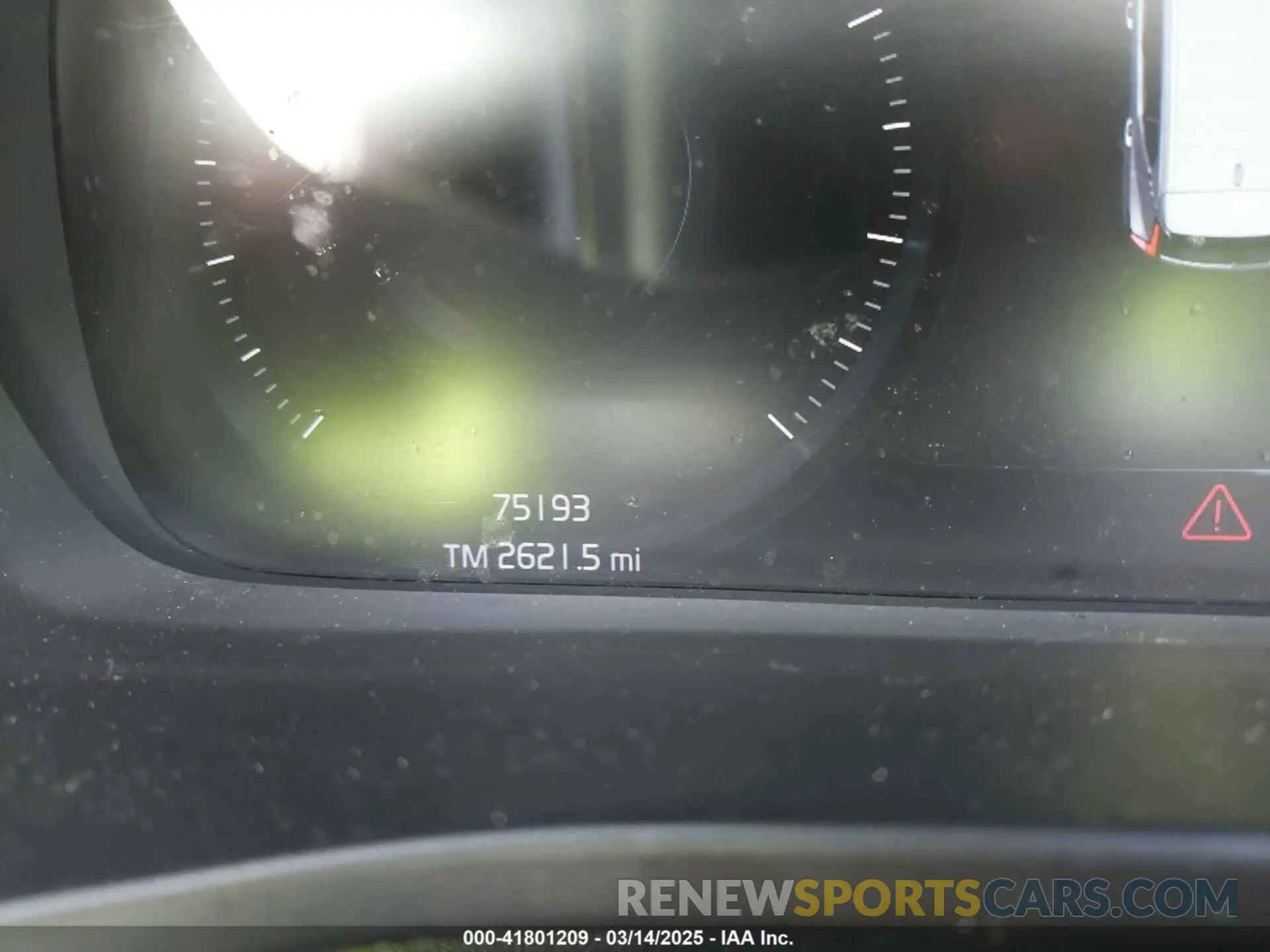 15 Photograph of a damaged car YV4162UM0K2142459 VOLVO XC40 2019