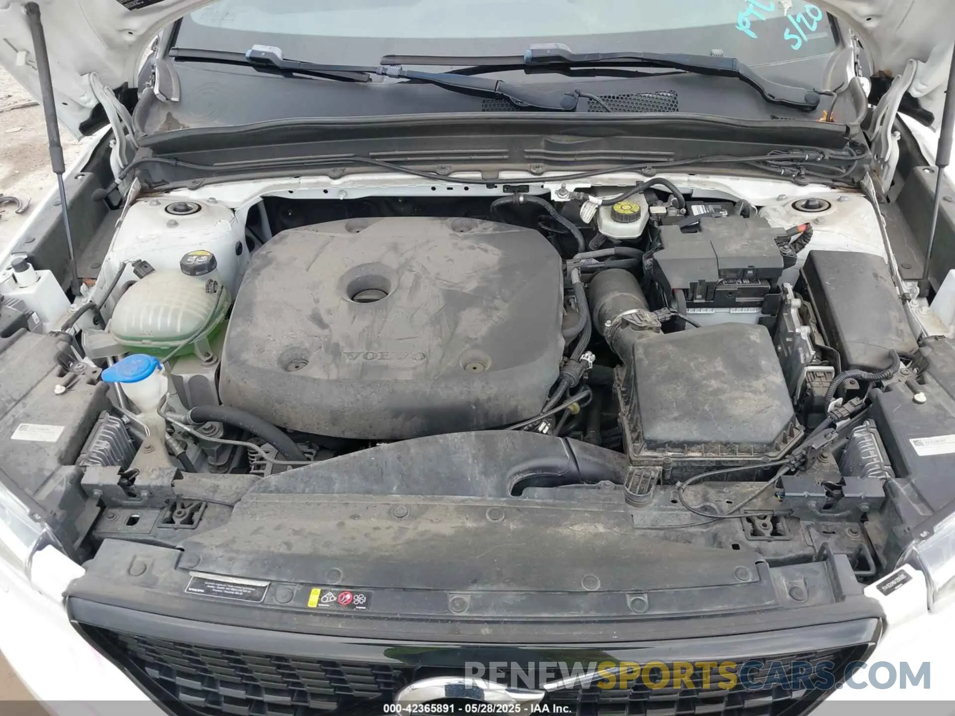 10 Фотография поврежденного автомобиля YV4162UM6K2085605 VOLVO XC40 2019