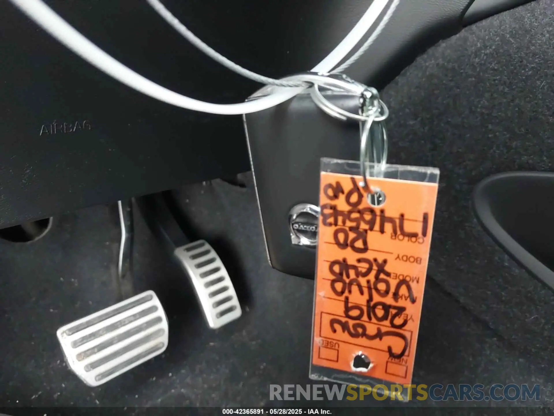 11 Фотография поврежденного автомобиля YV4162UM6K2085605 VOLVO XC40 2019