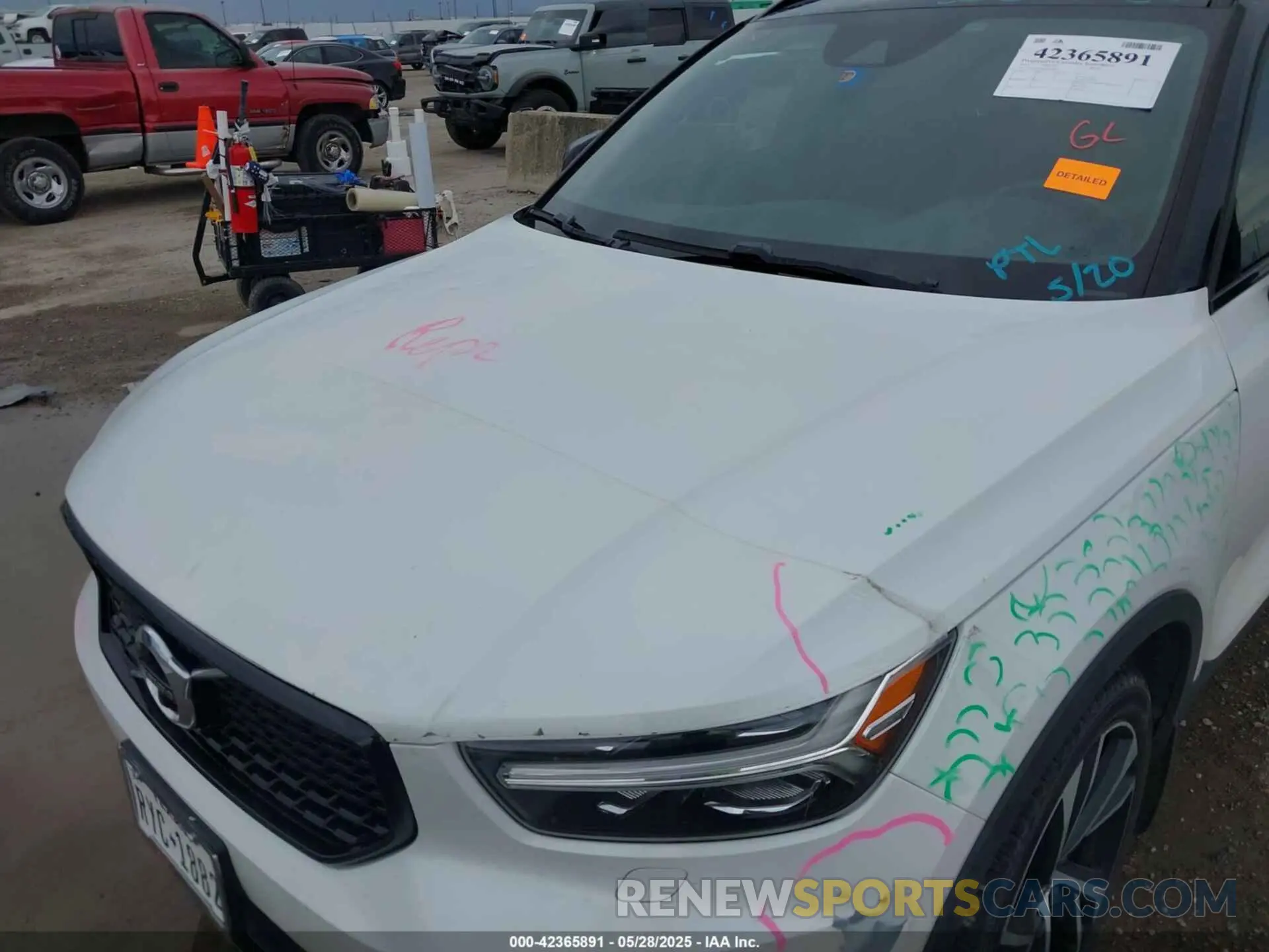 6 Фотография поврежденного автомобиля YV4162UM6K2085605 VOLVO XC40 2019