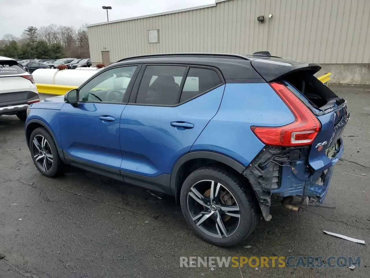 2 Photograph of a damaged car YV4162UM6K2114715 VOLVO XC40 2019
