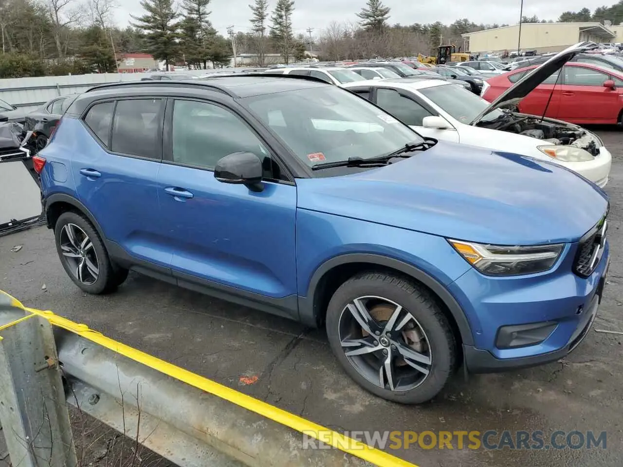 4 Photograph of a damaged car YV4162UM6K2114715 VOLVO XC40 2019