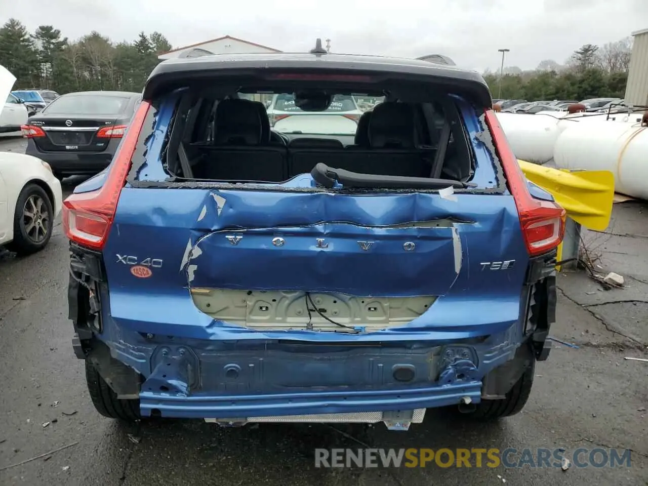 6 Photograph of a damaged car YV4162UM6K2114715 VOLVO XC40 2019