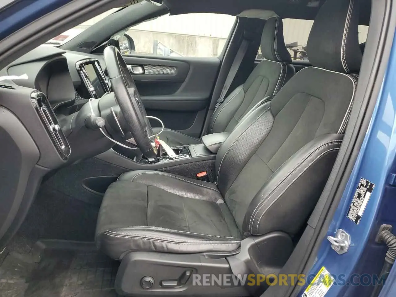 7 Photograph of a damaged car YV4162UM6K2114715 VOLVO XC40 2019