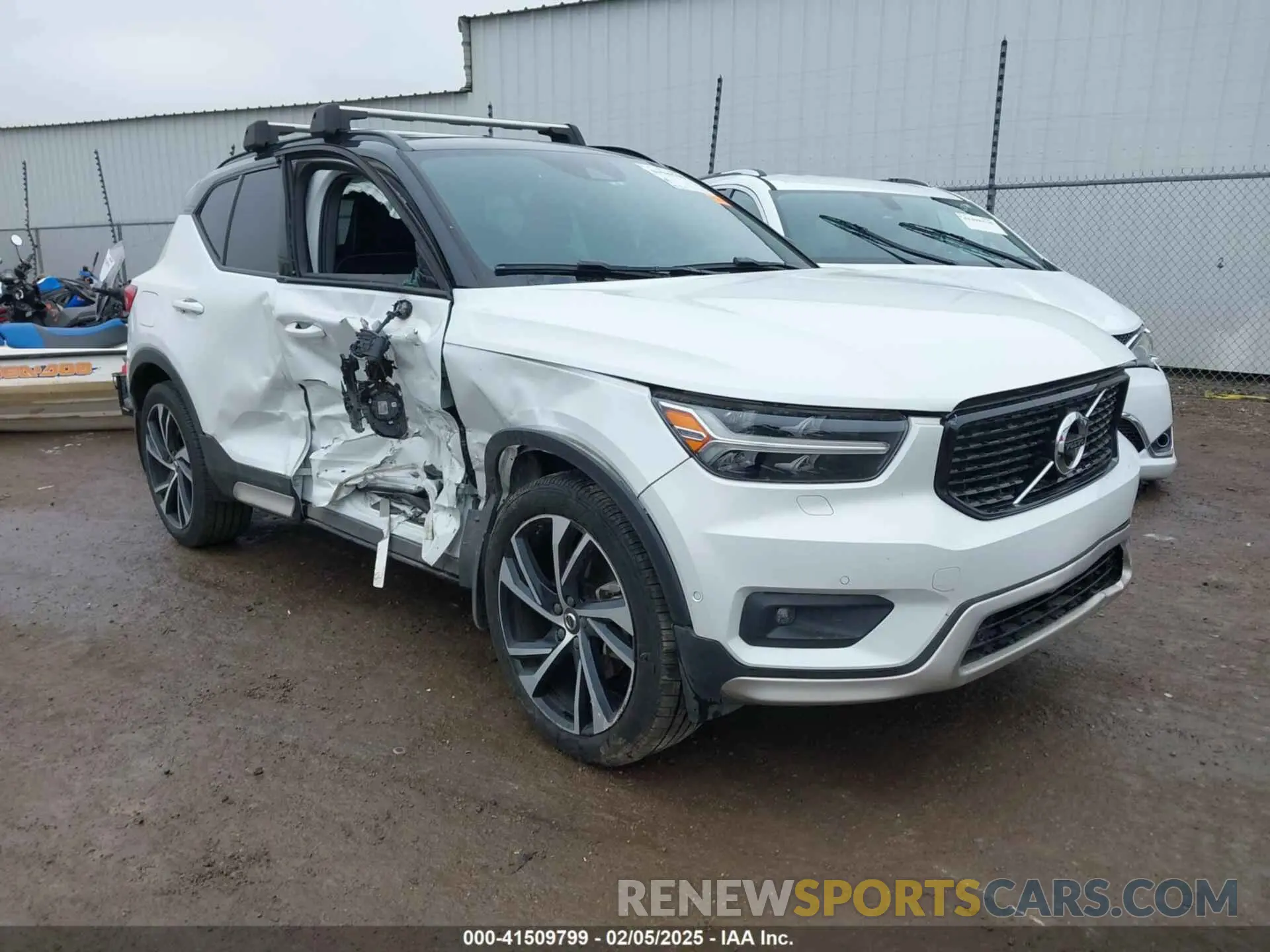 1 Фотография поврежденного автомобиля YV4162UM6K2123298 VOLVO XC40 2019