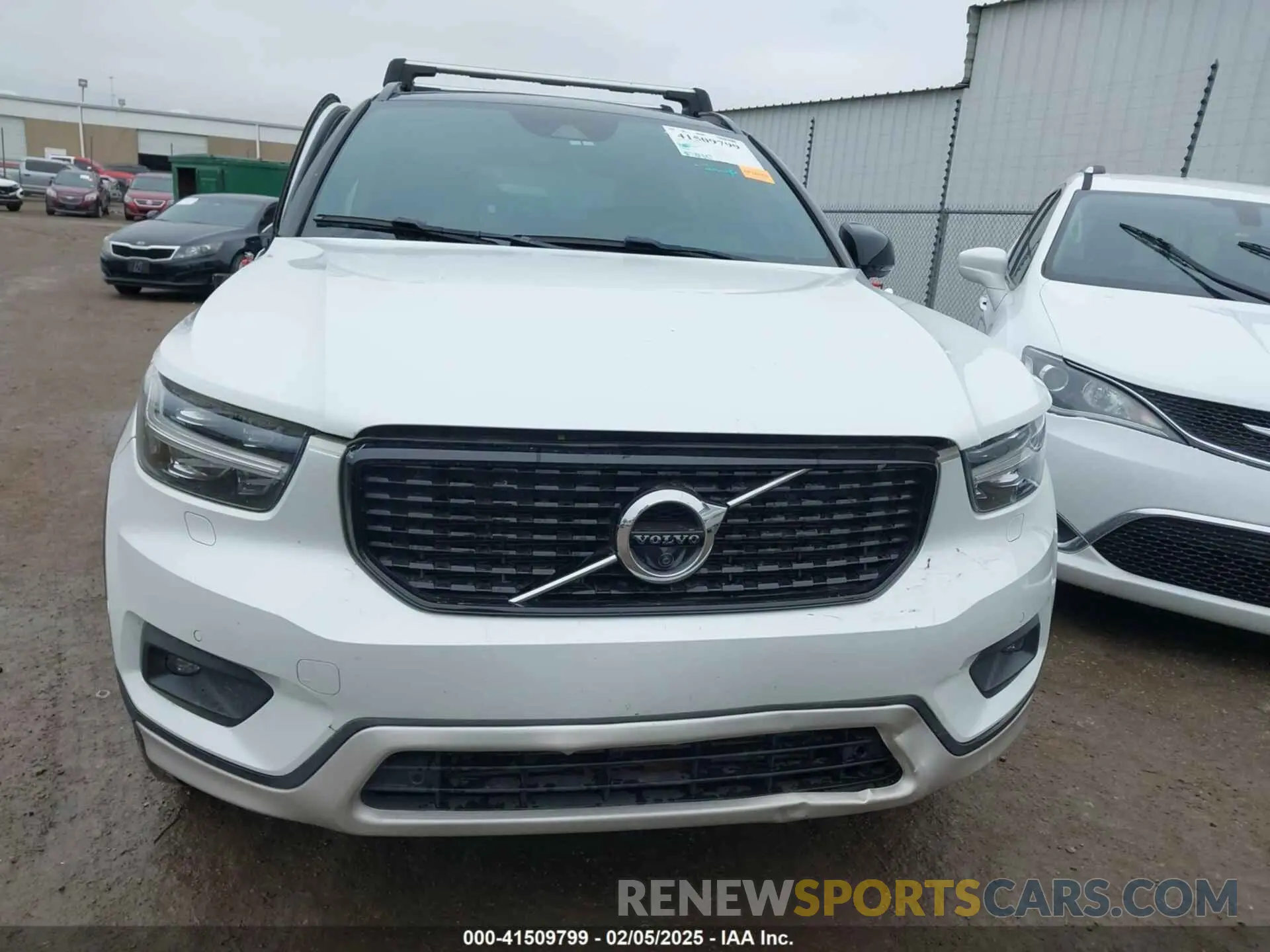 11 Фотография поврежденного автомобиля YV4162UM6K2123298 VOLVO XC40 2019